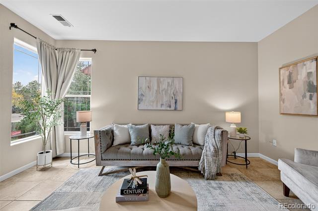 8427 S Hoyt Way Unit: 101