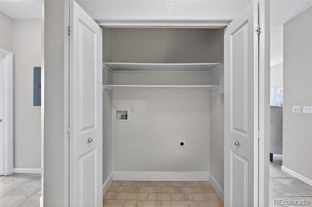 8427 S Hoyt Way Unit: 101