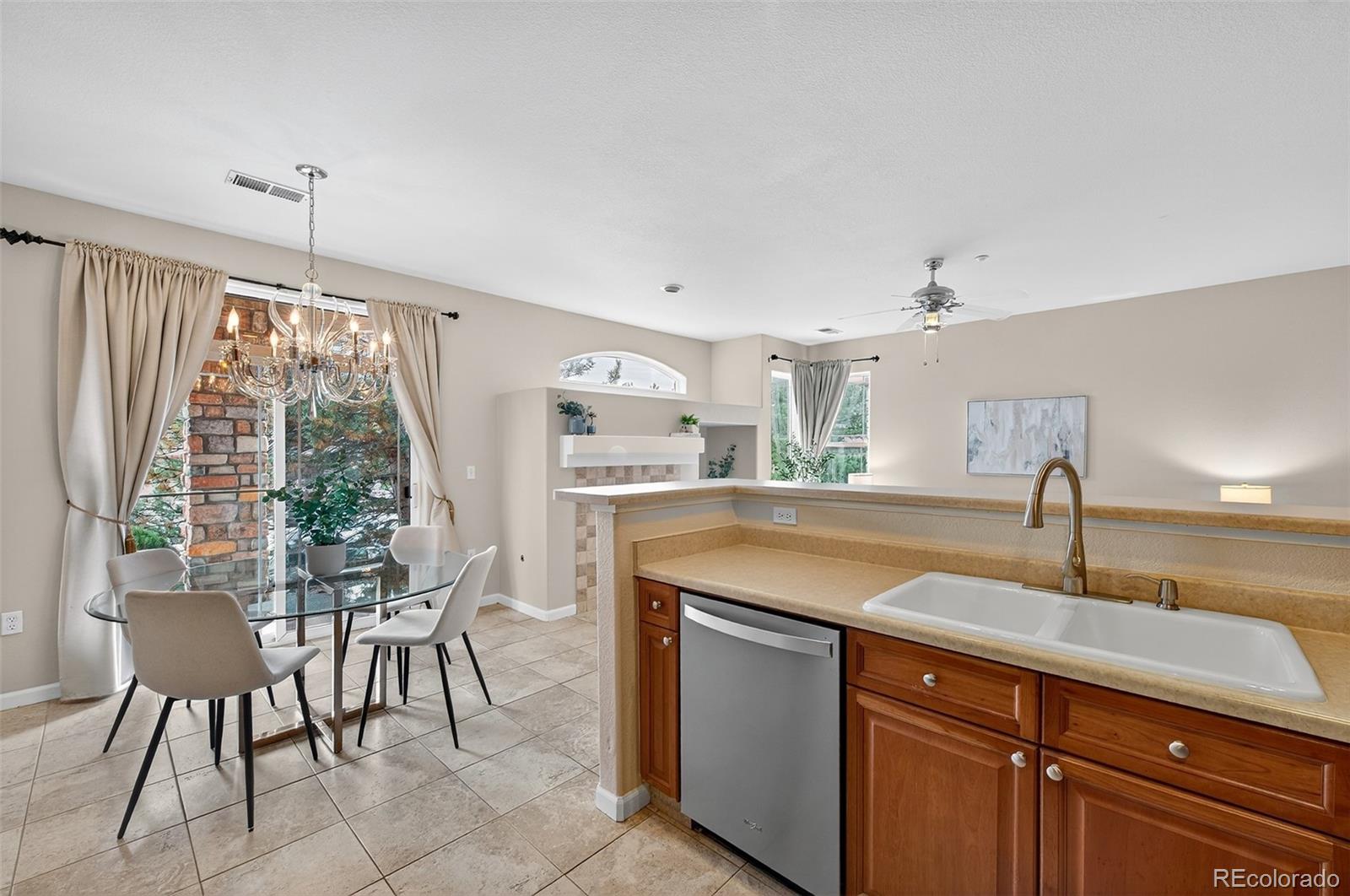 8427 S Hoyt Way Unit: 101