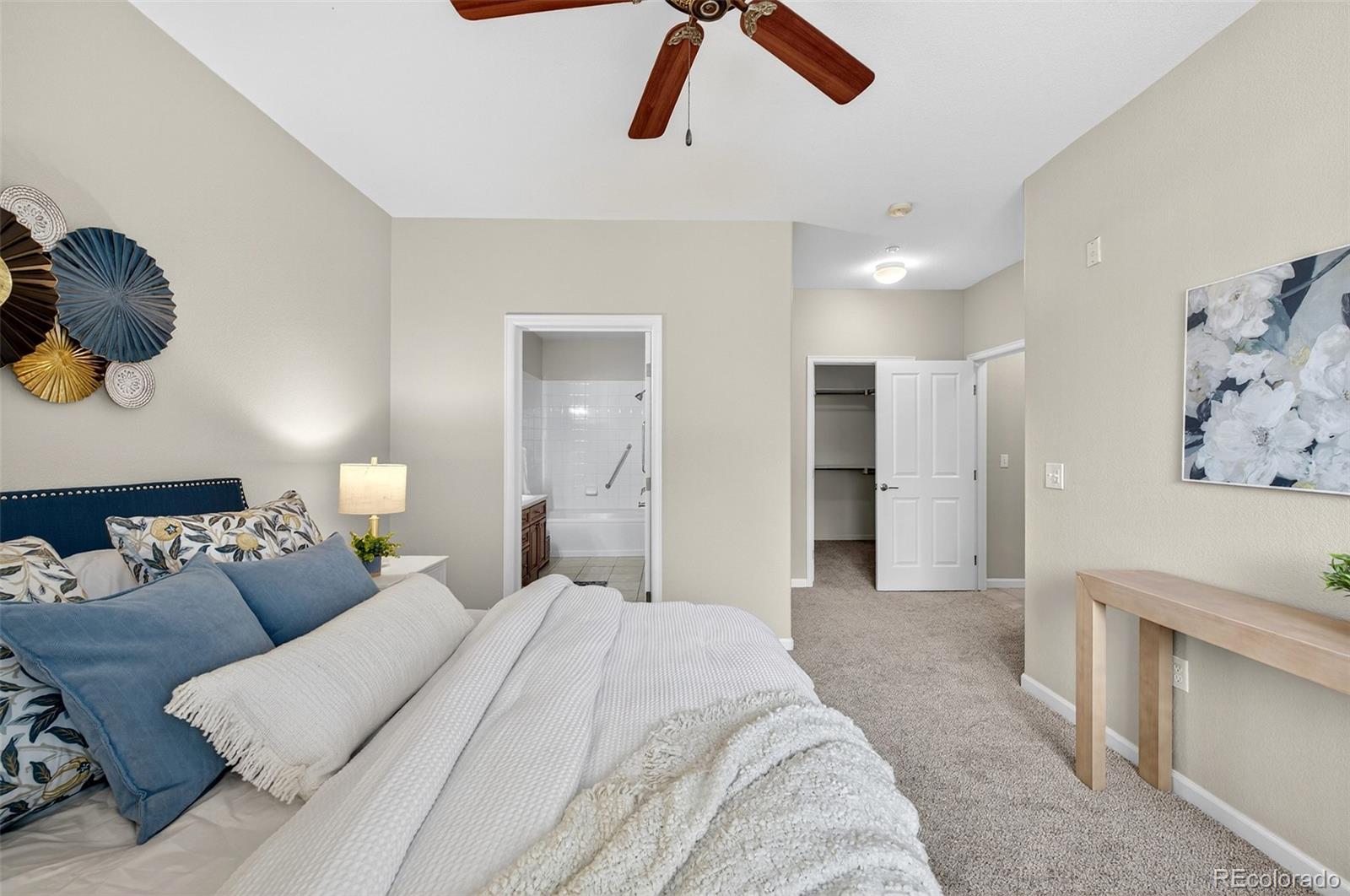 8427 S Hoyt Way Unit: 101