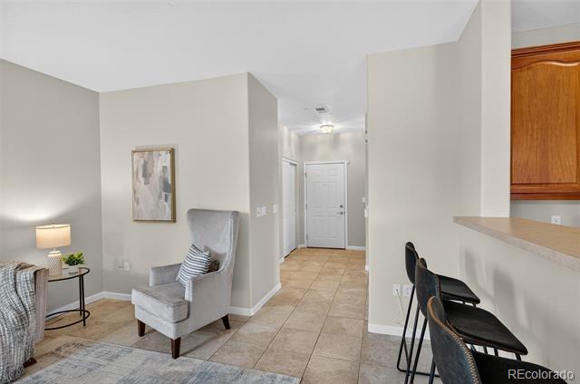 8427 S Hoyt Way Unit: 101