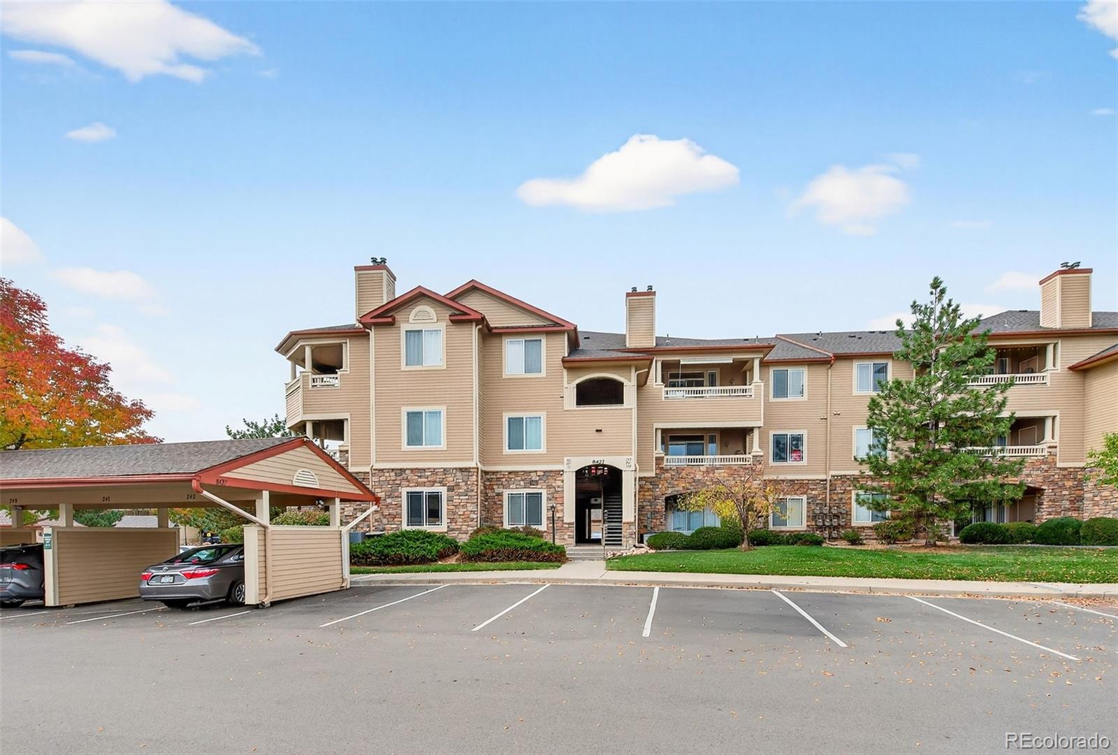 8427 S Hoyt Way Unit: 101