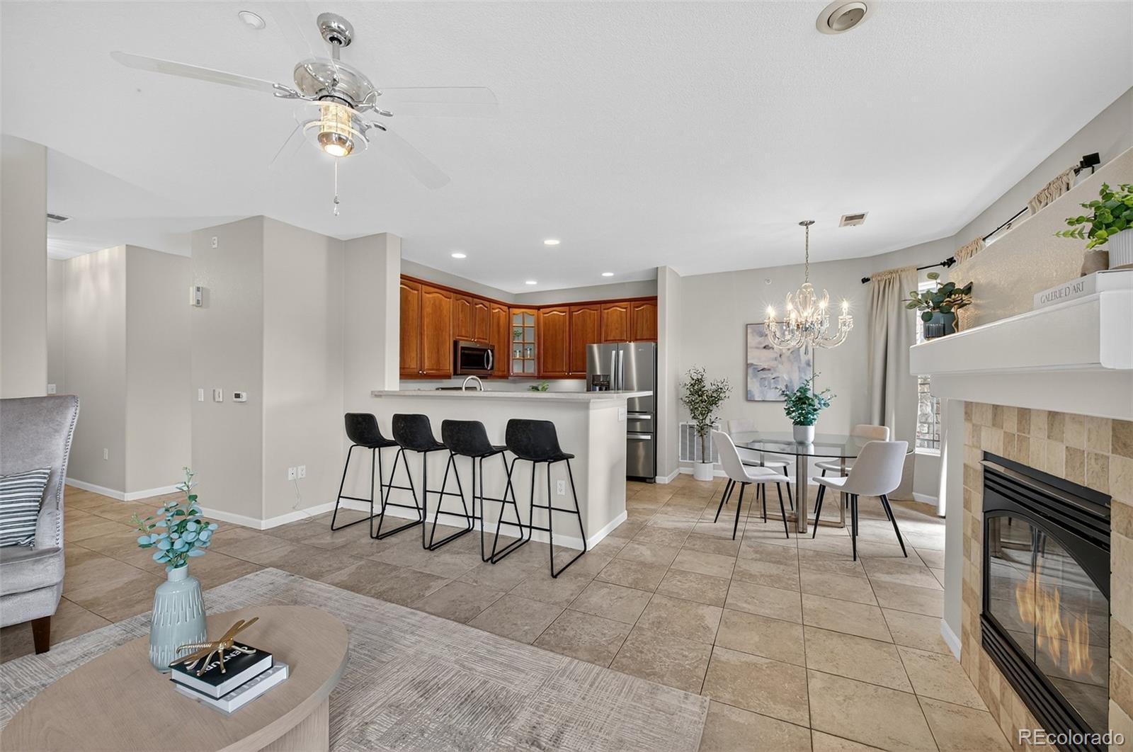 8427 S Hoyt Way Unit: 101