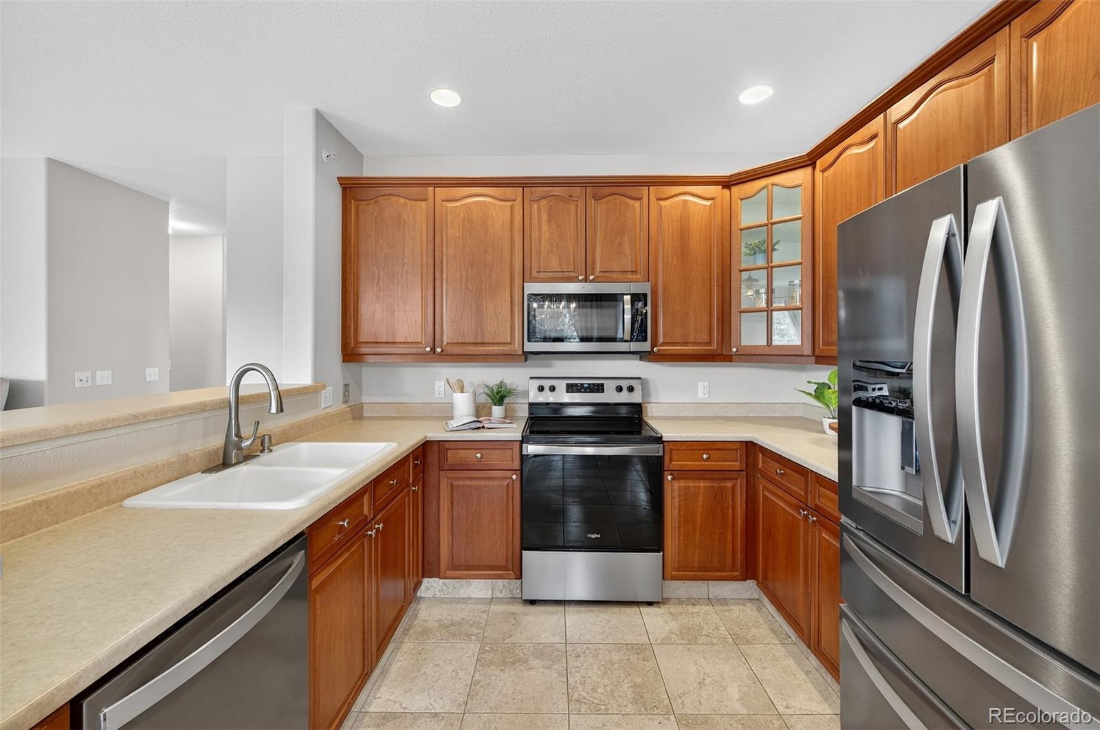 8427 S Hoyt Way Unit: 101