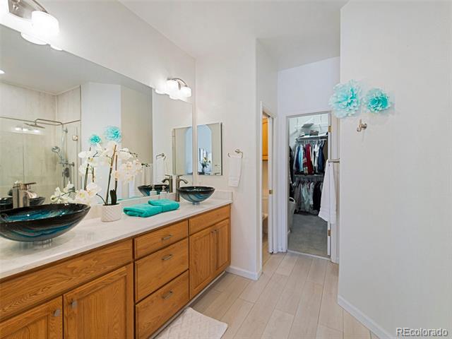 6 Woodland Circle