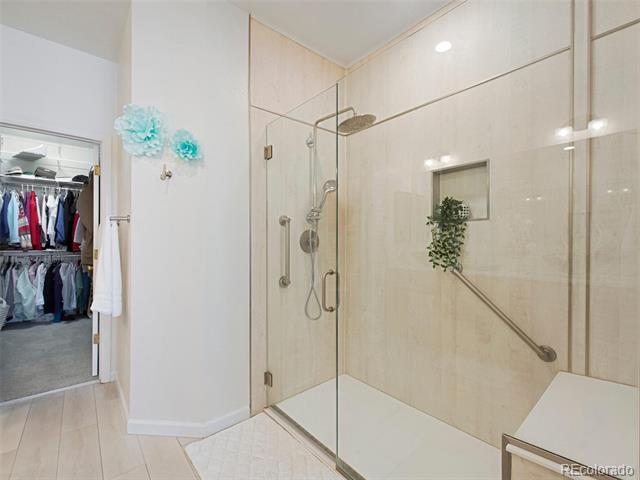 6 Woodland Circle
