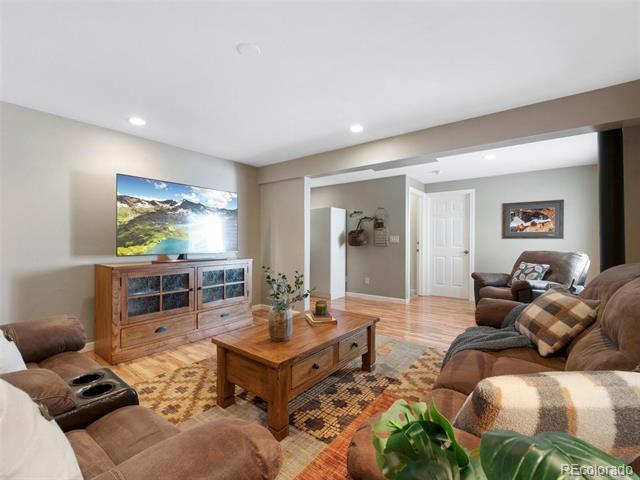 6 Woodland Circle