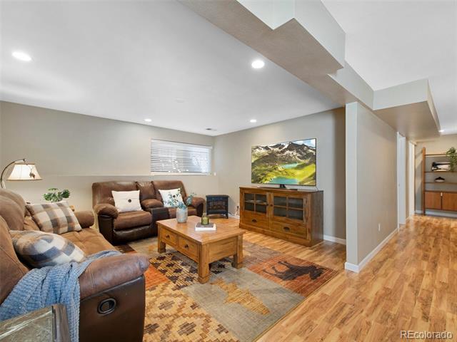6 Woodland Circle