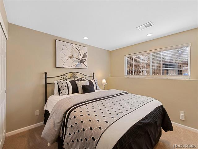 6 Woodland Circle