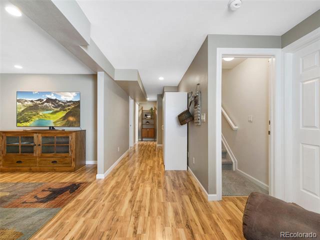 6 Woodland Circle