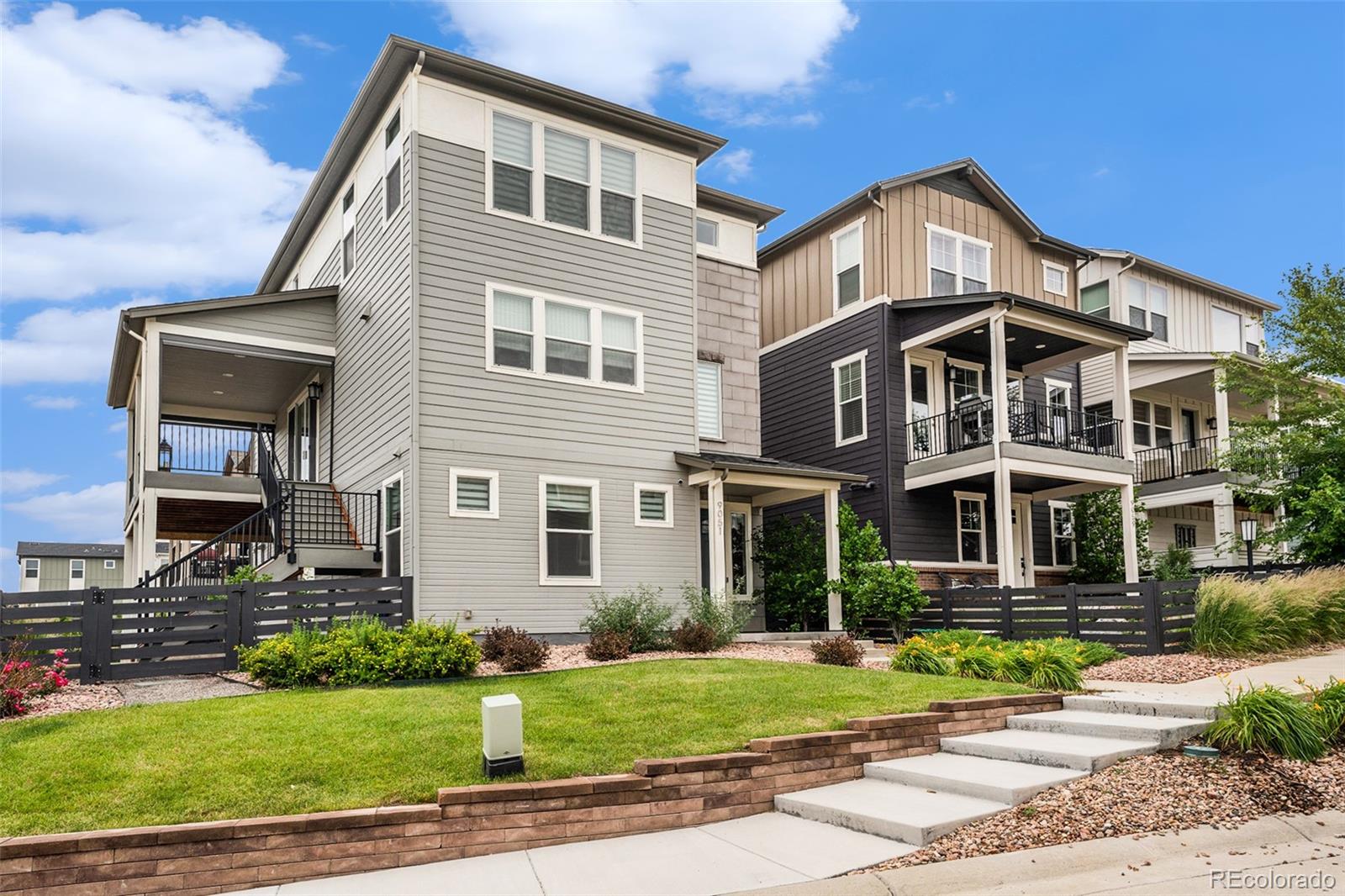 9051 Southurst Court