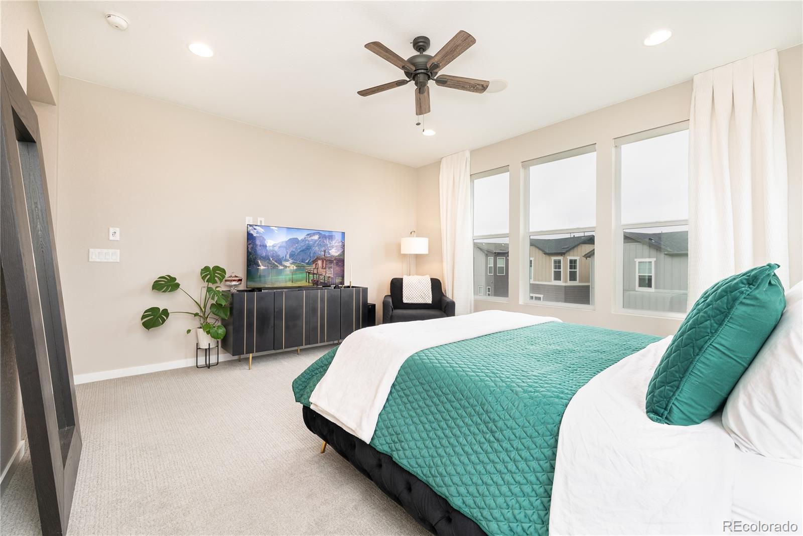 9051 Southurst Court