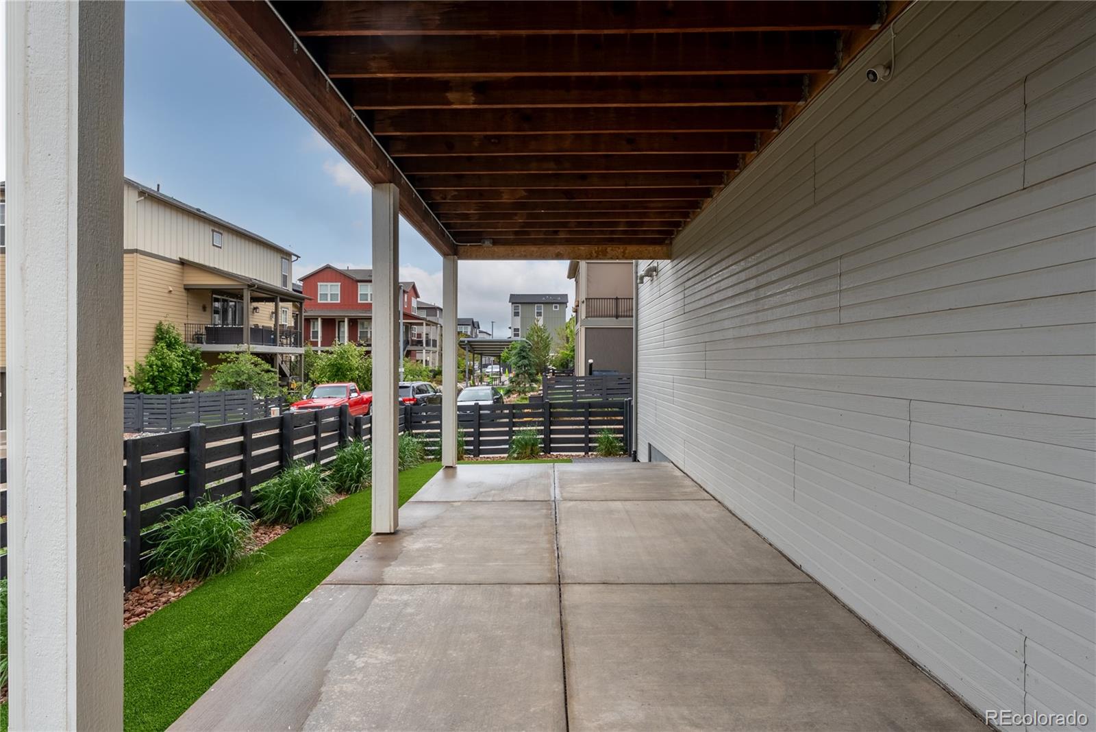 9051 Southurst Court