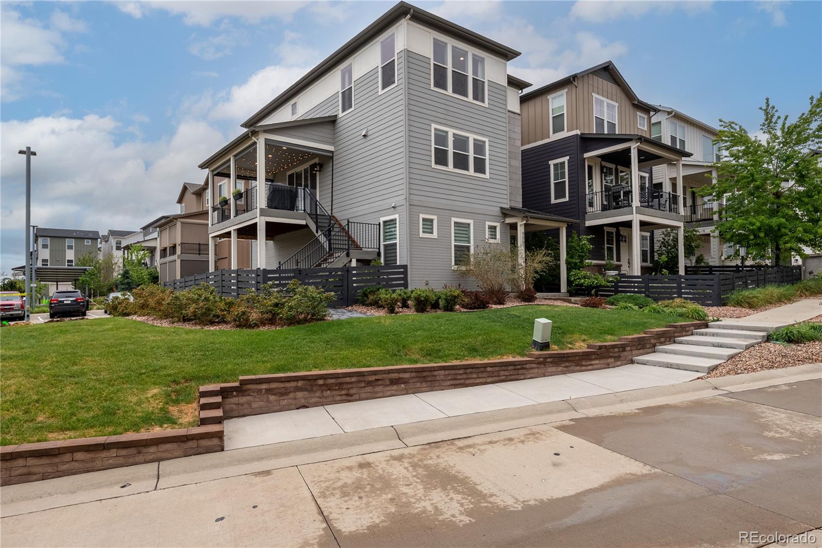9051 Southurst Court