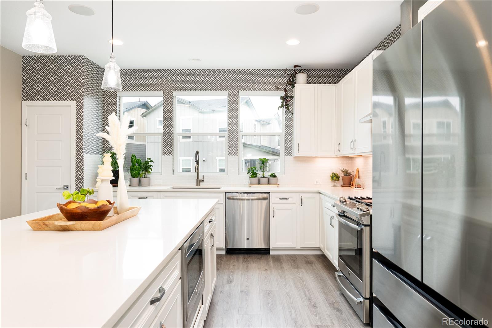 9051 Southurst Court