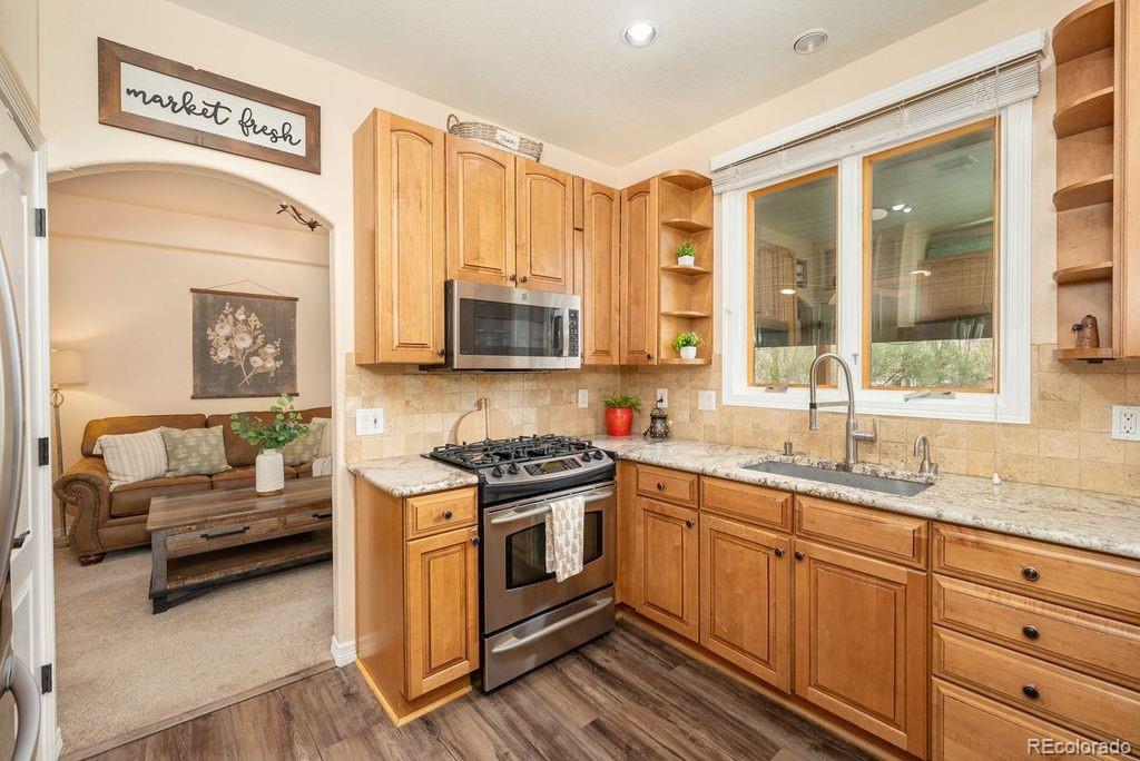 9724 Red Oakes Place