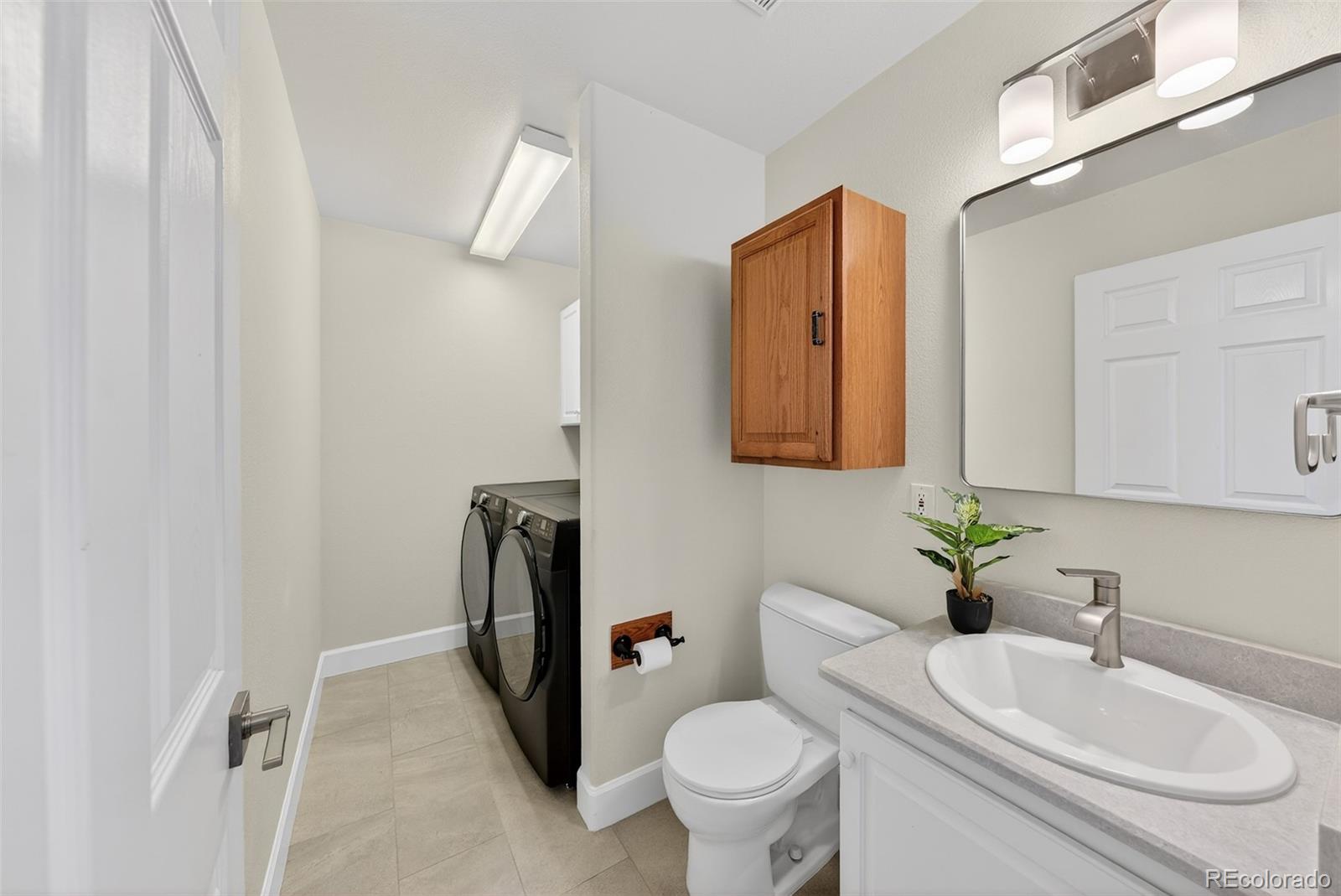 2711 High Cliffe Place