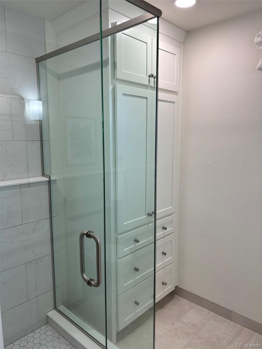 2711 High Cliffe Place