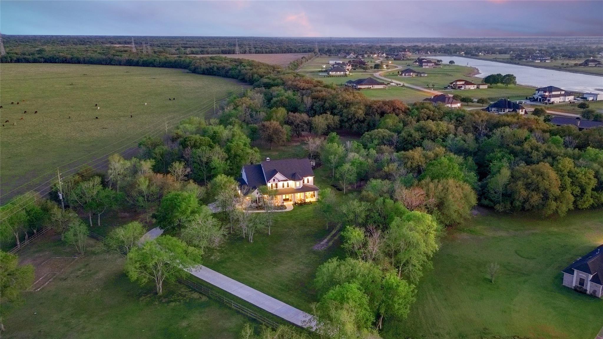 4902 Brazos Lakes Drive