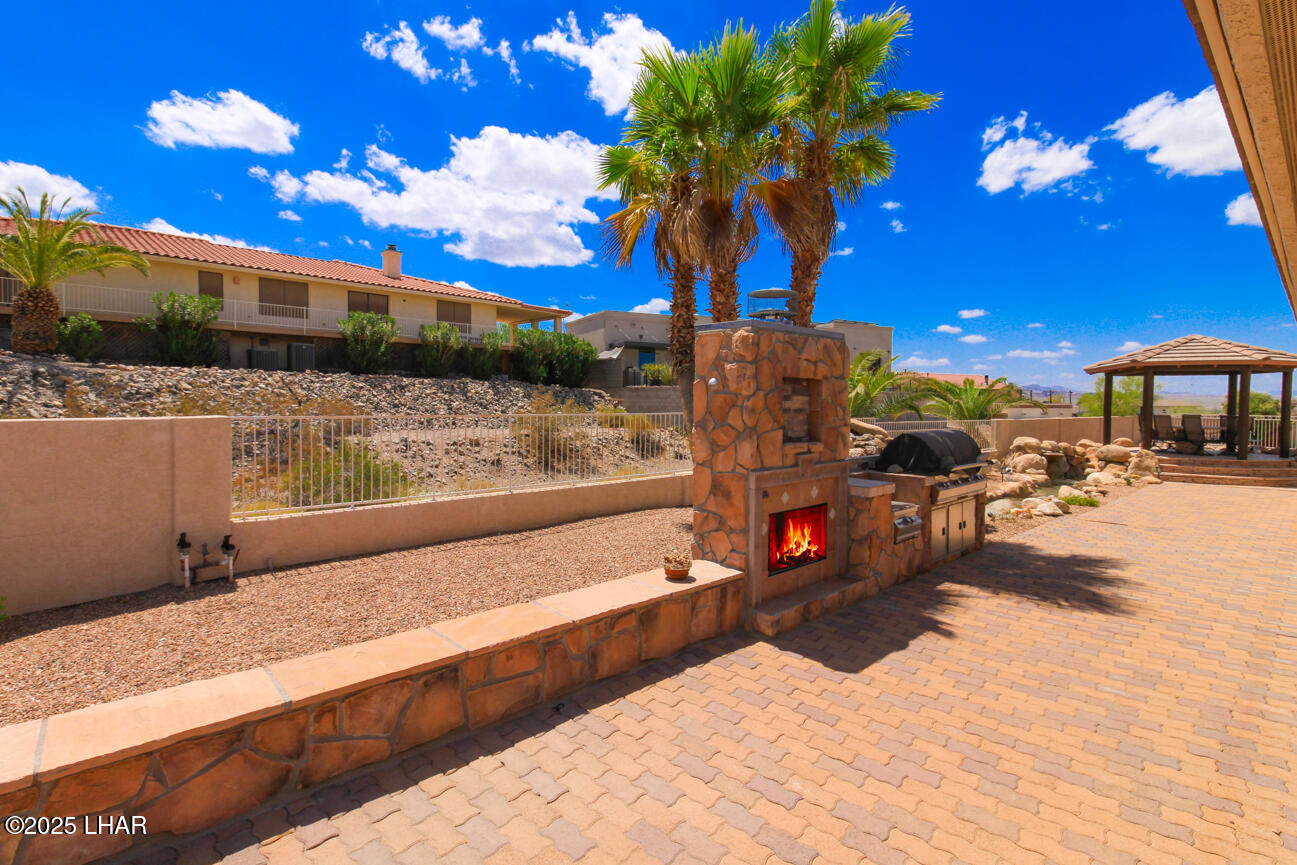 302 Mulberry Cir