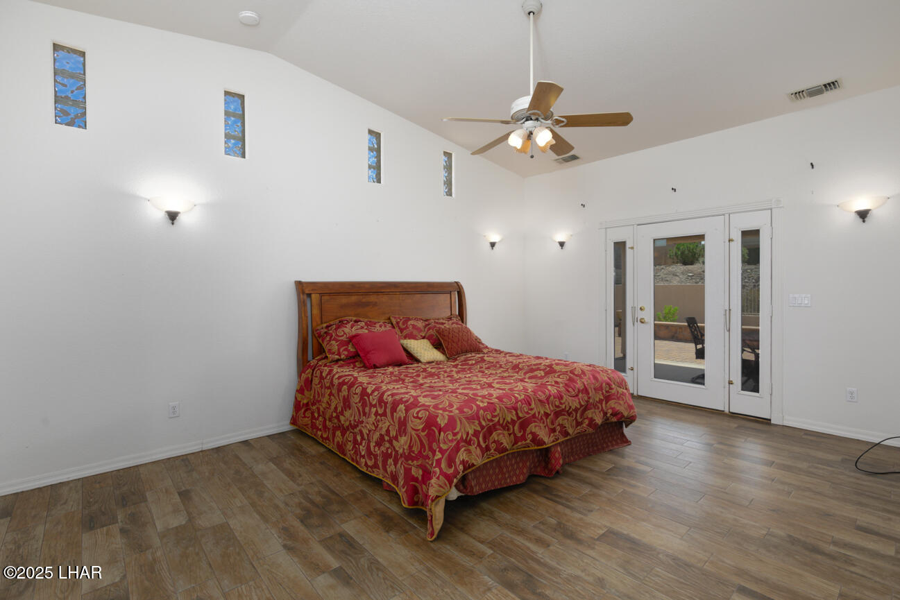 302 Mulberry Cir