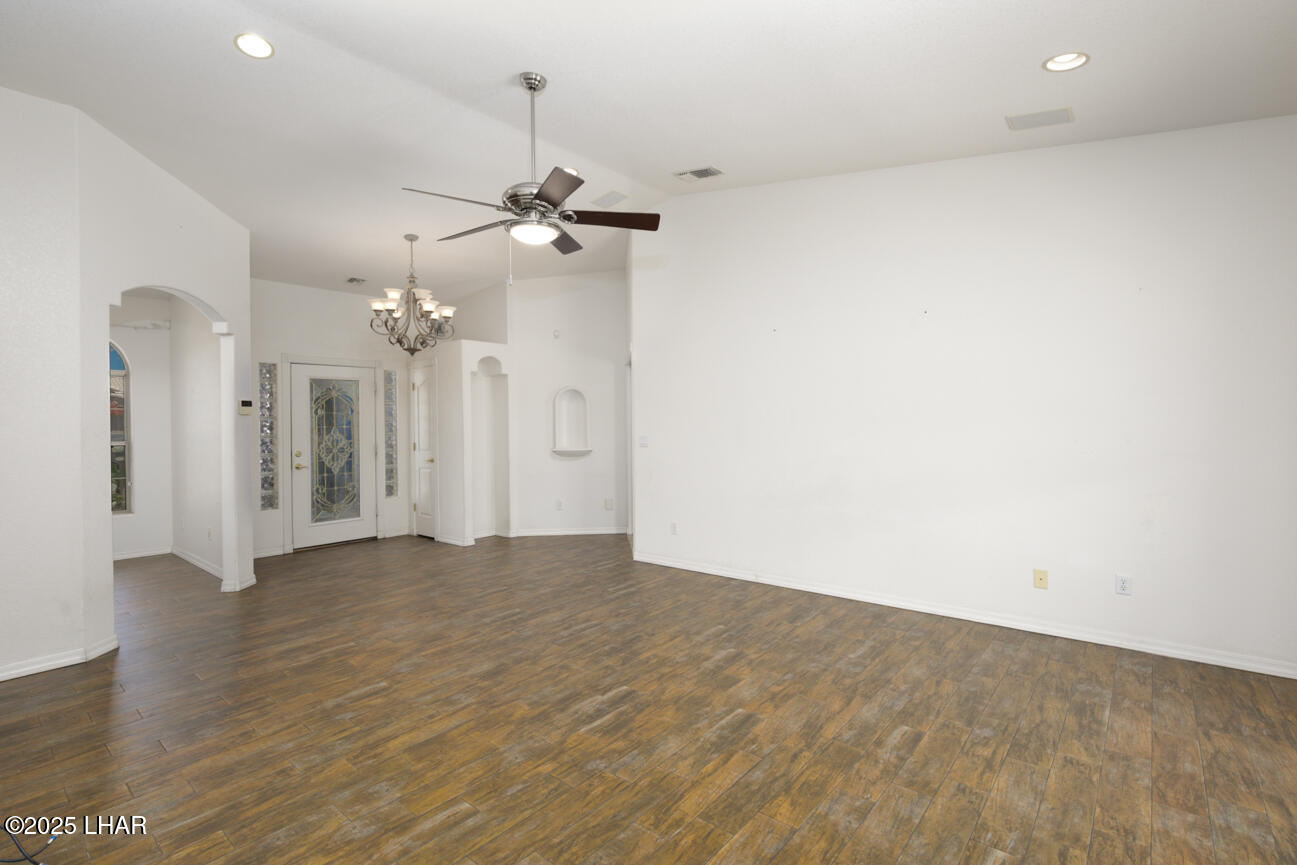 302 Mulberry Cir
