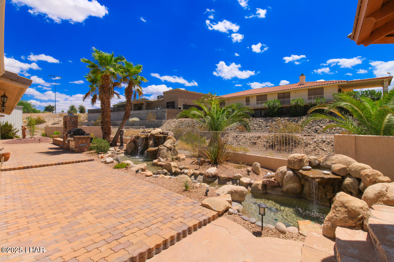 302 Mulberry Cir