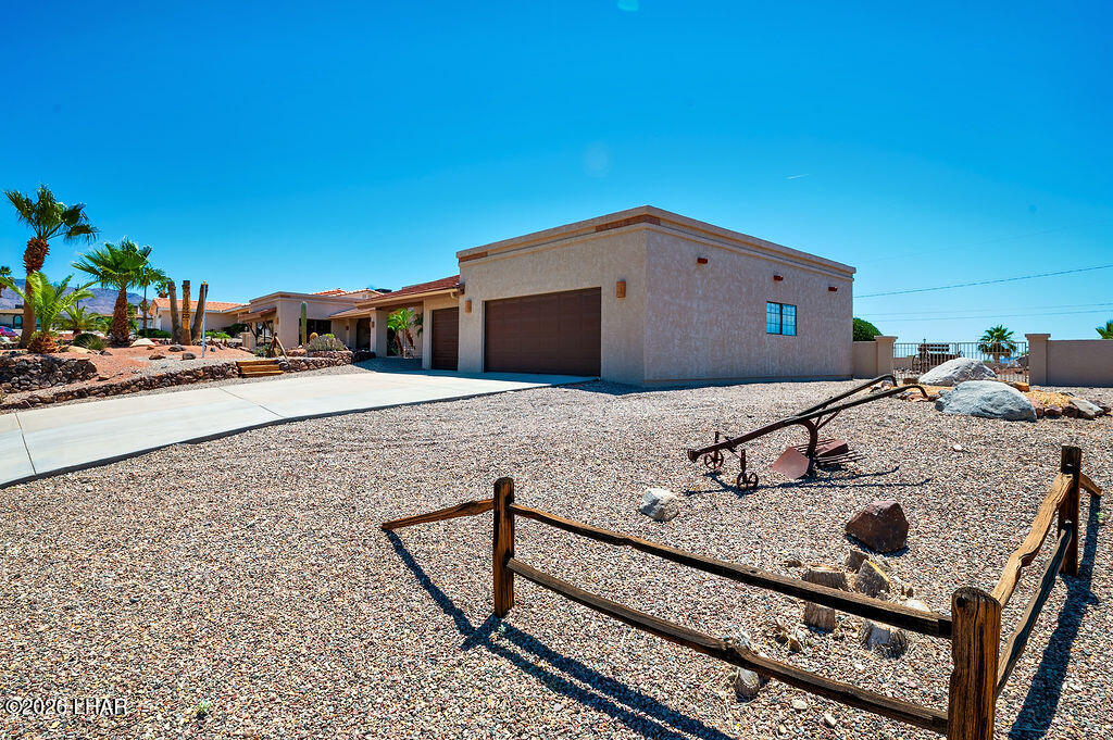 3070 Dogwood Dr