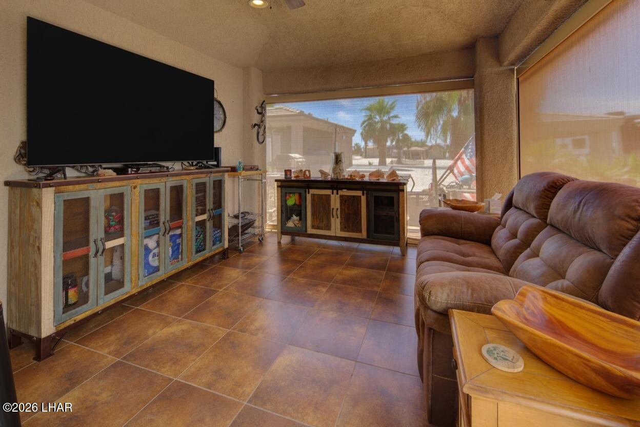1905 Victoria Farms Rd