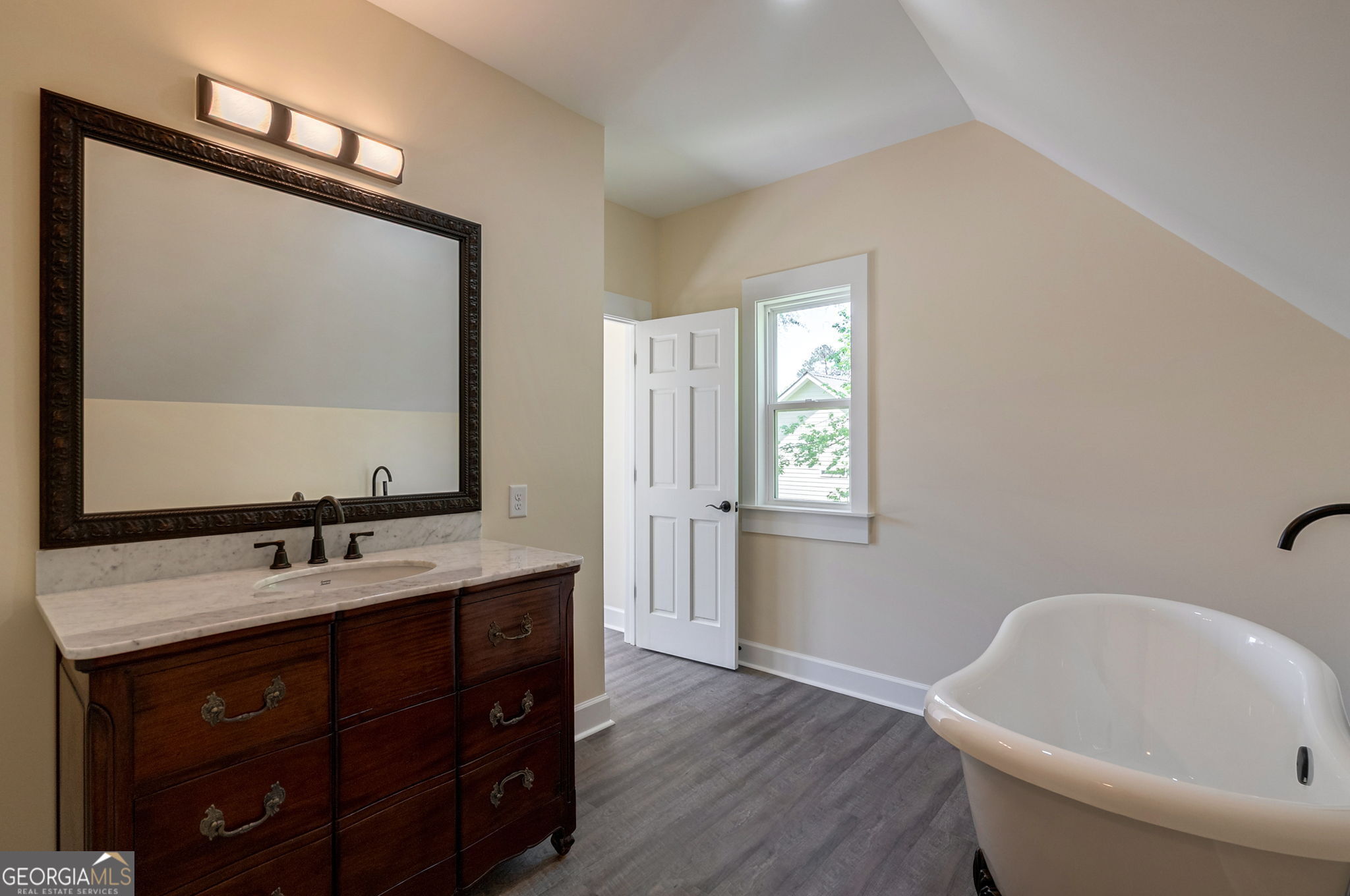 123 Rocky Creek Court NE