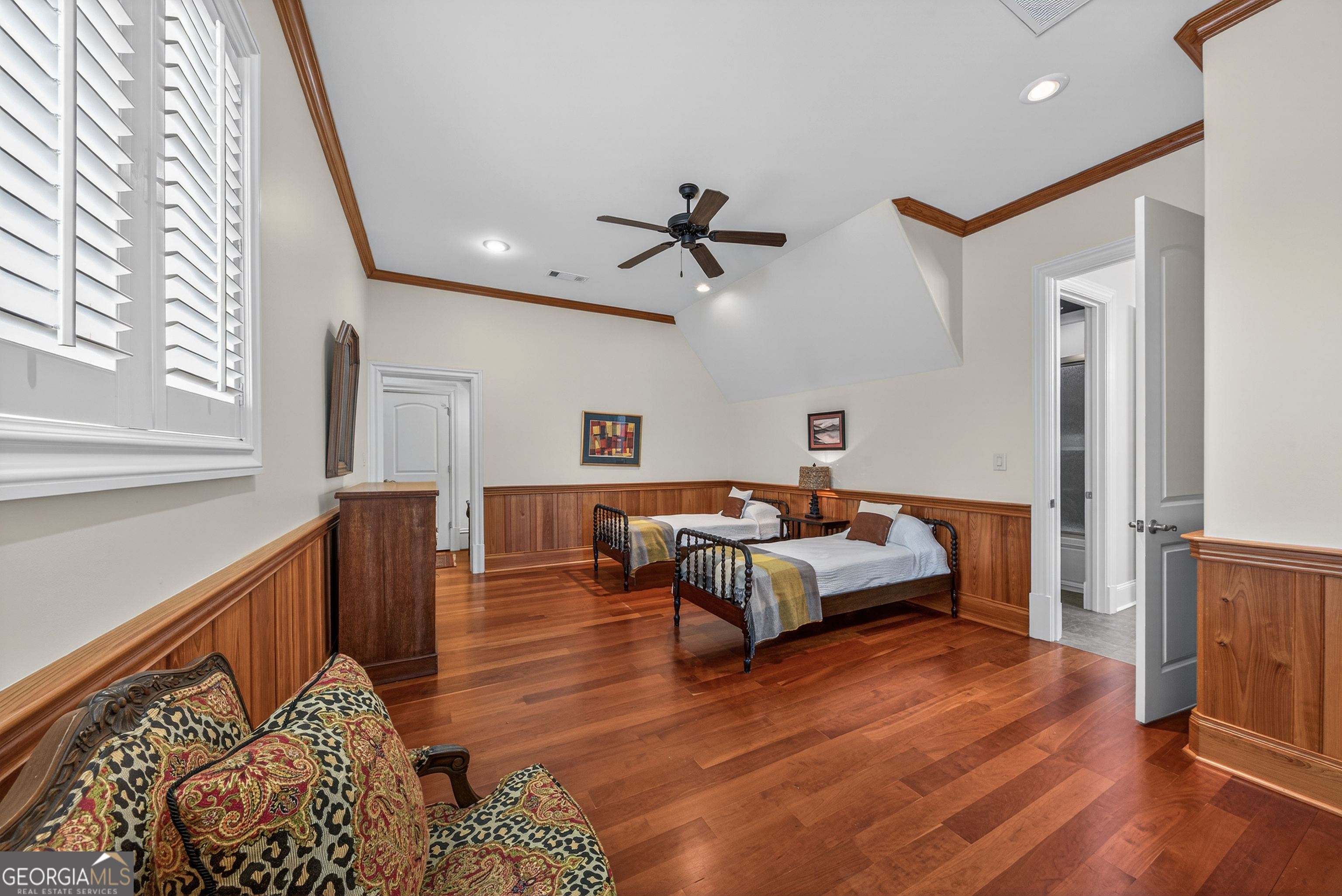 140 Silver Birch Lane NE