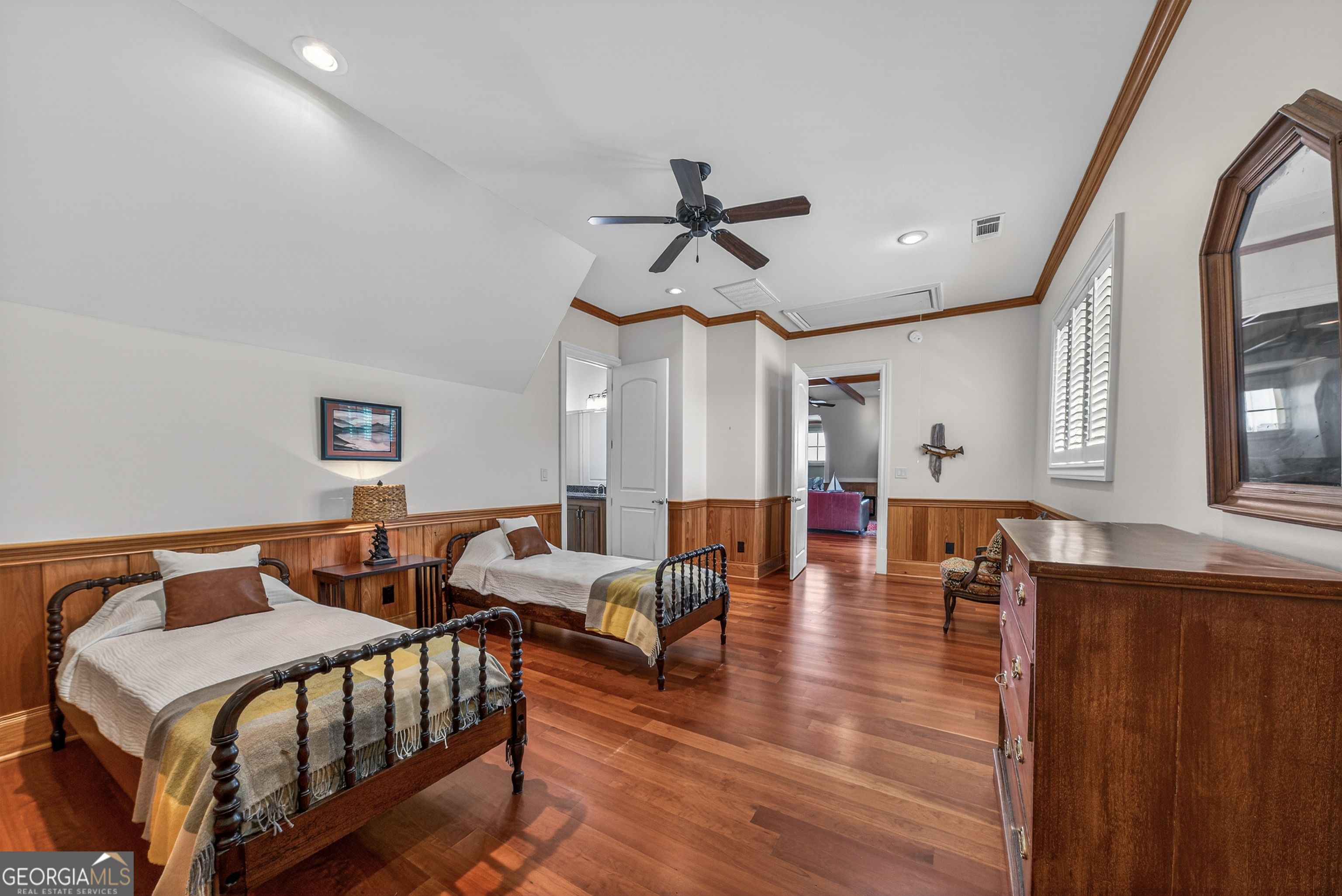 140 Silver Birch Lane NE