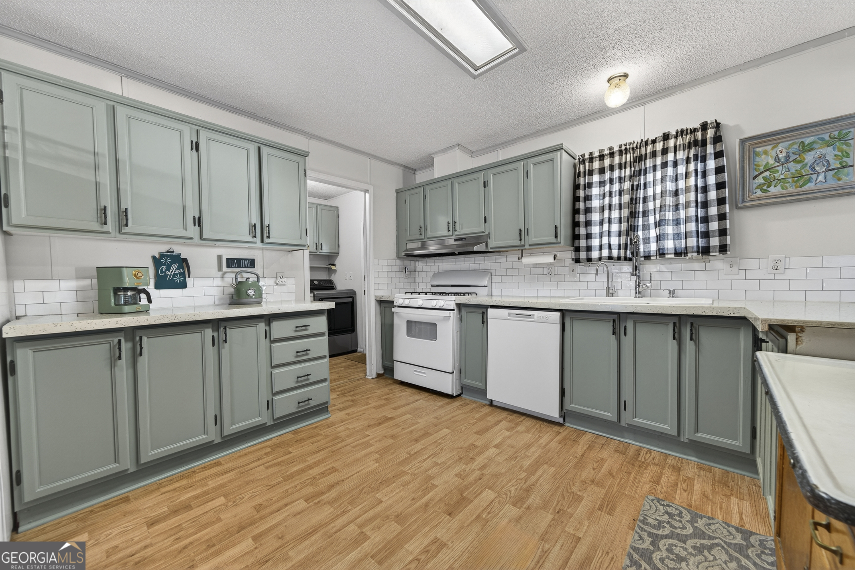 392 Hub Dent Road NE