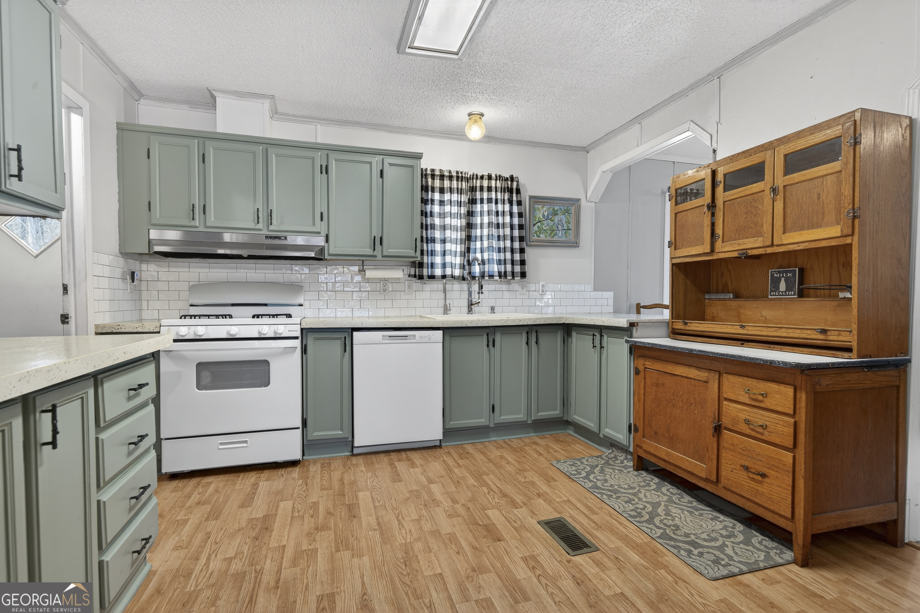 392 Hub Dent Road NE