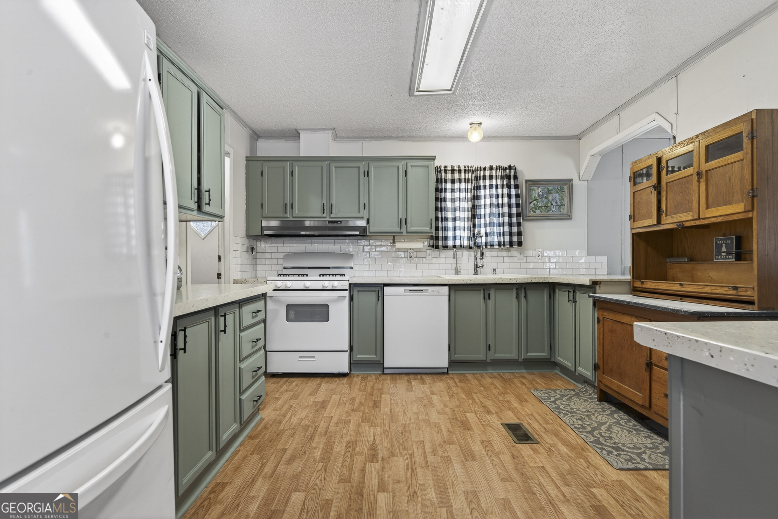 392 Hub Dent Road NE