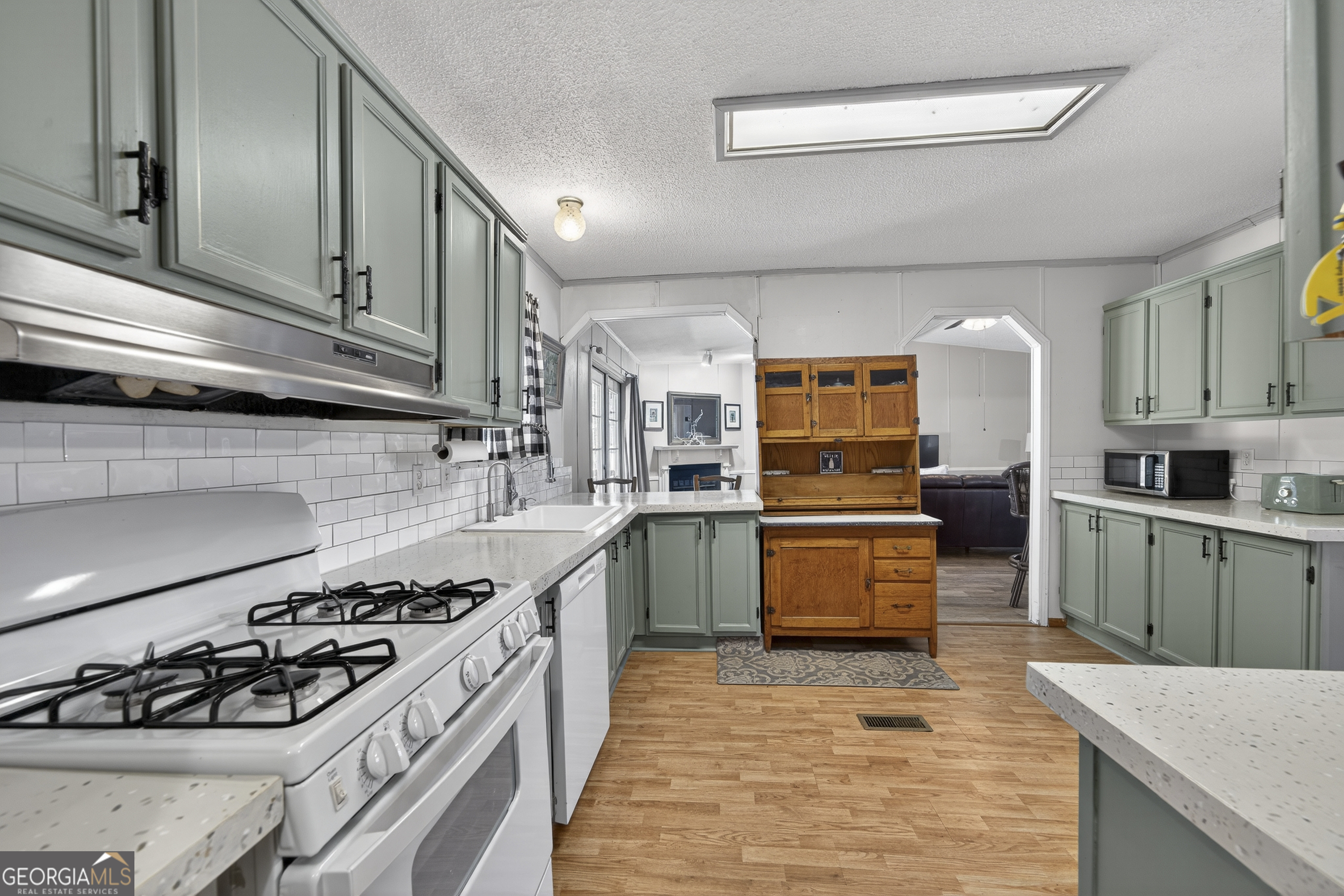 392 Hub Dent Road NE