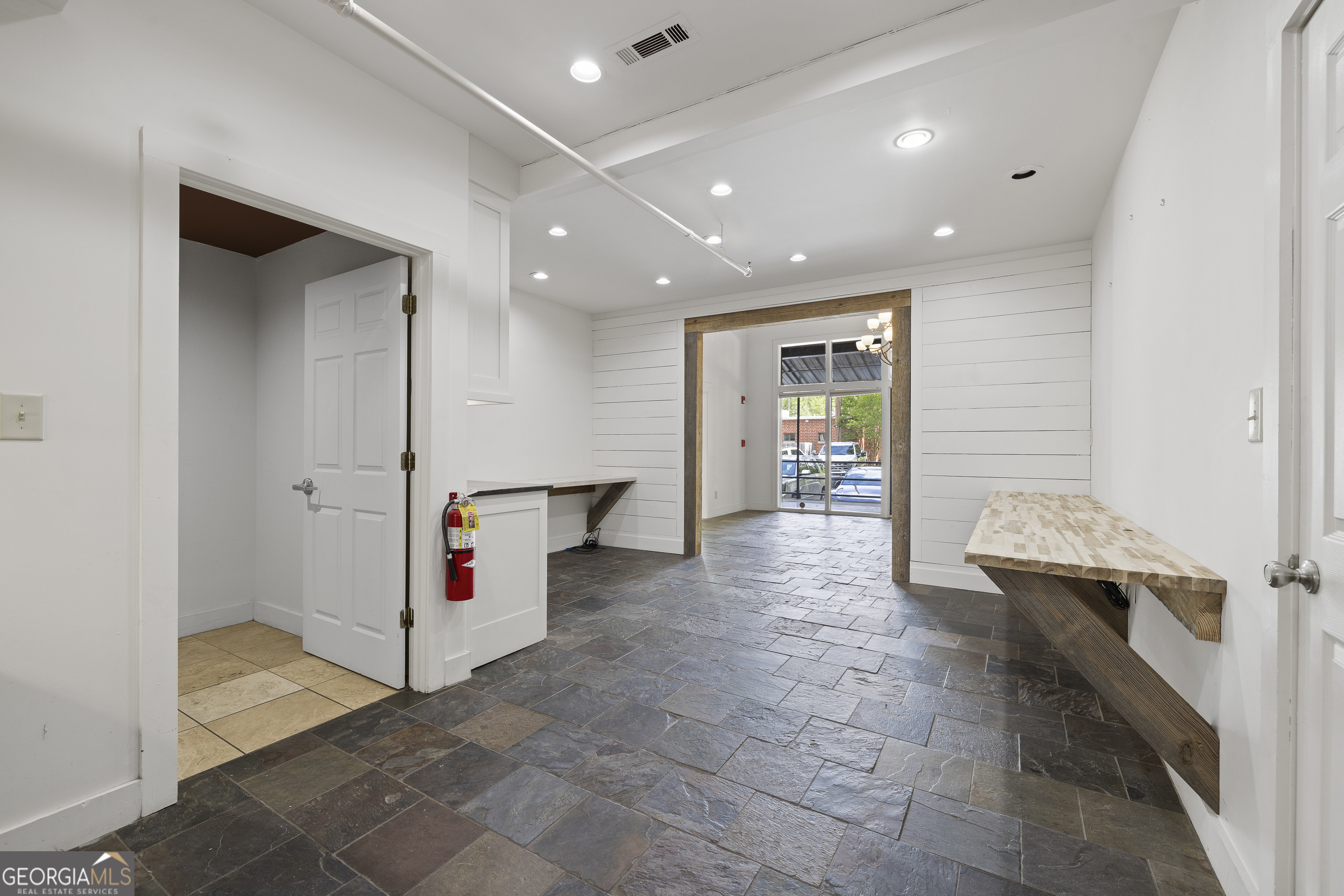 226 & 228 W Washington Street