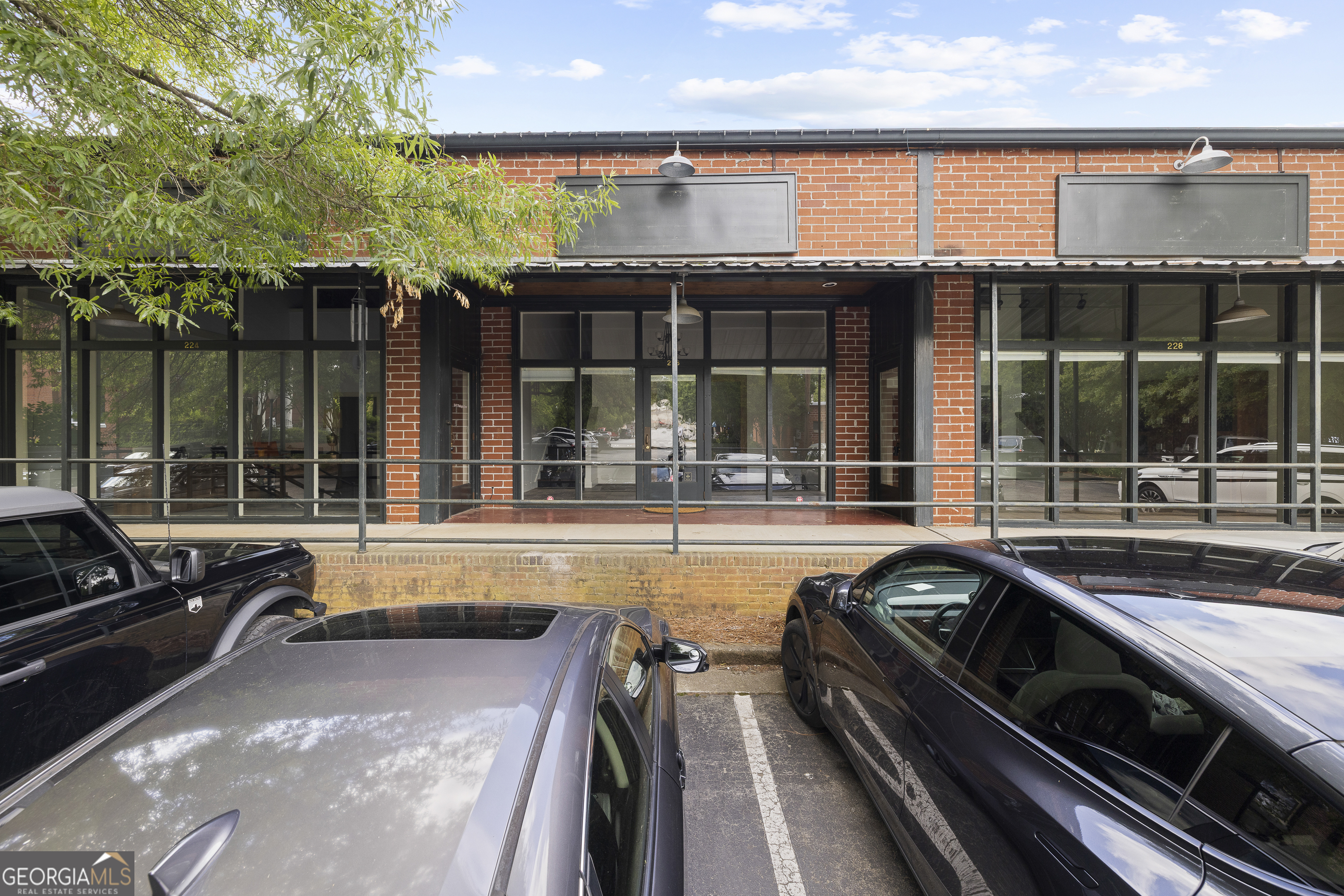 226 & 228 W Washington Street