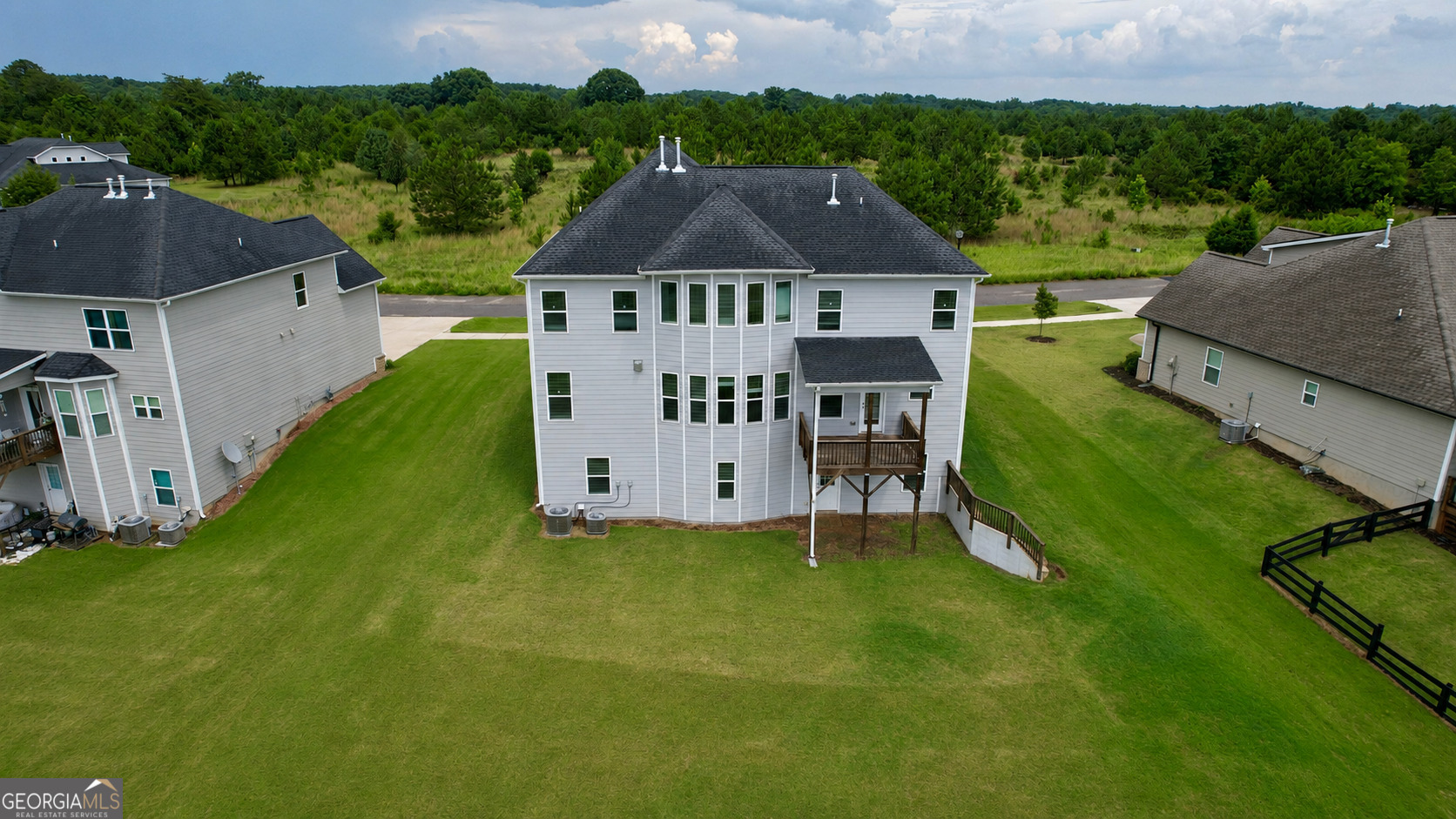 1091 Clubhouse Drive