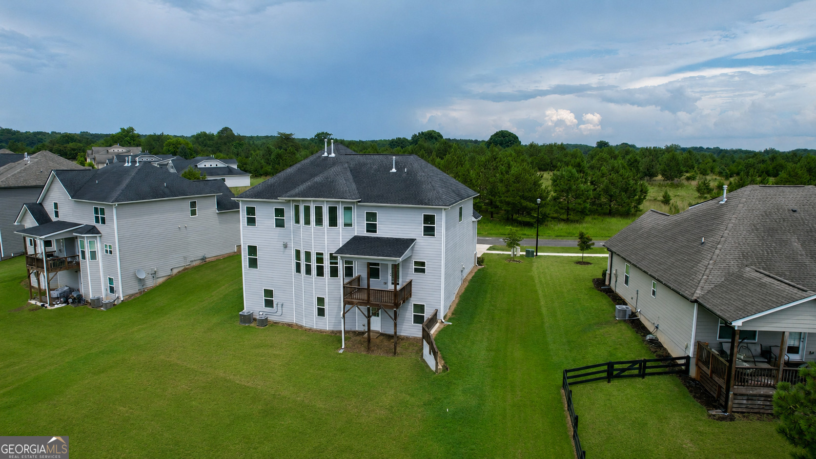 1091 Clubhouse Drive