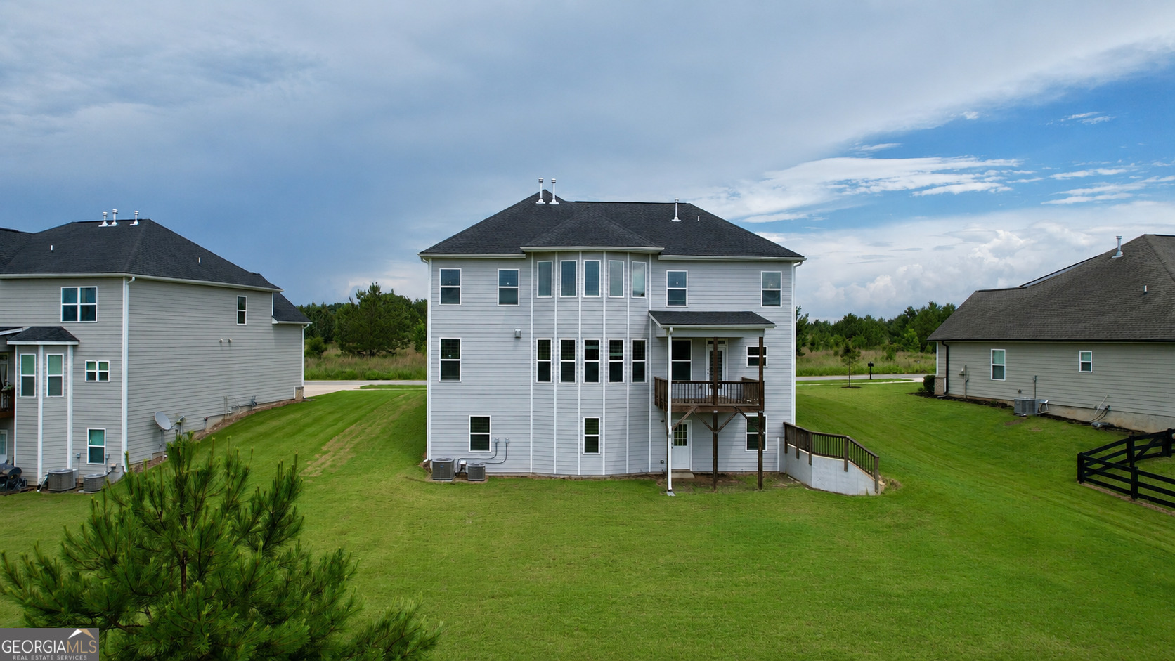 1091 Clubhouse Drive