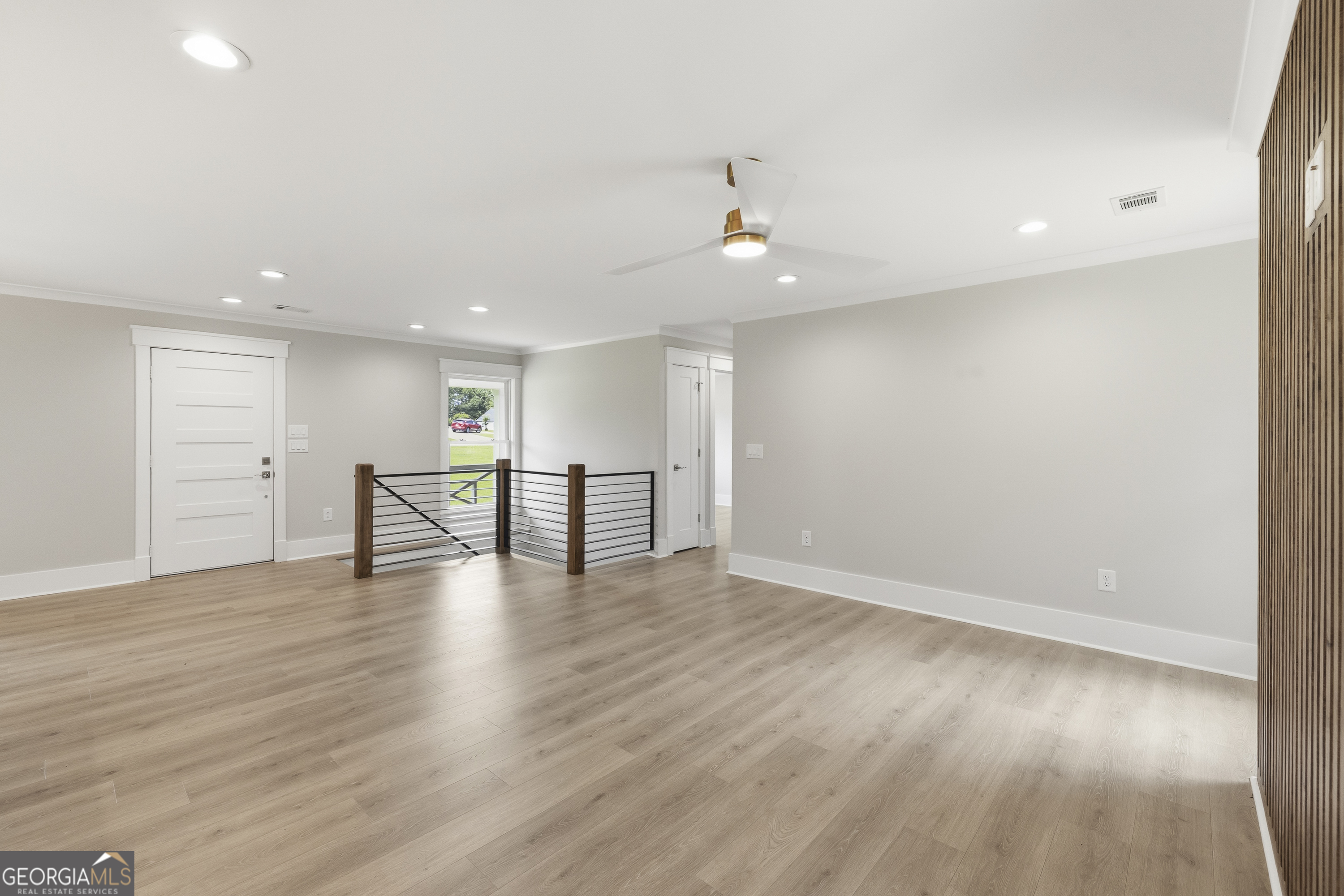 1090 Kenway Dr