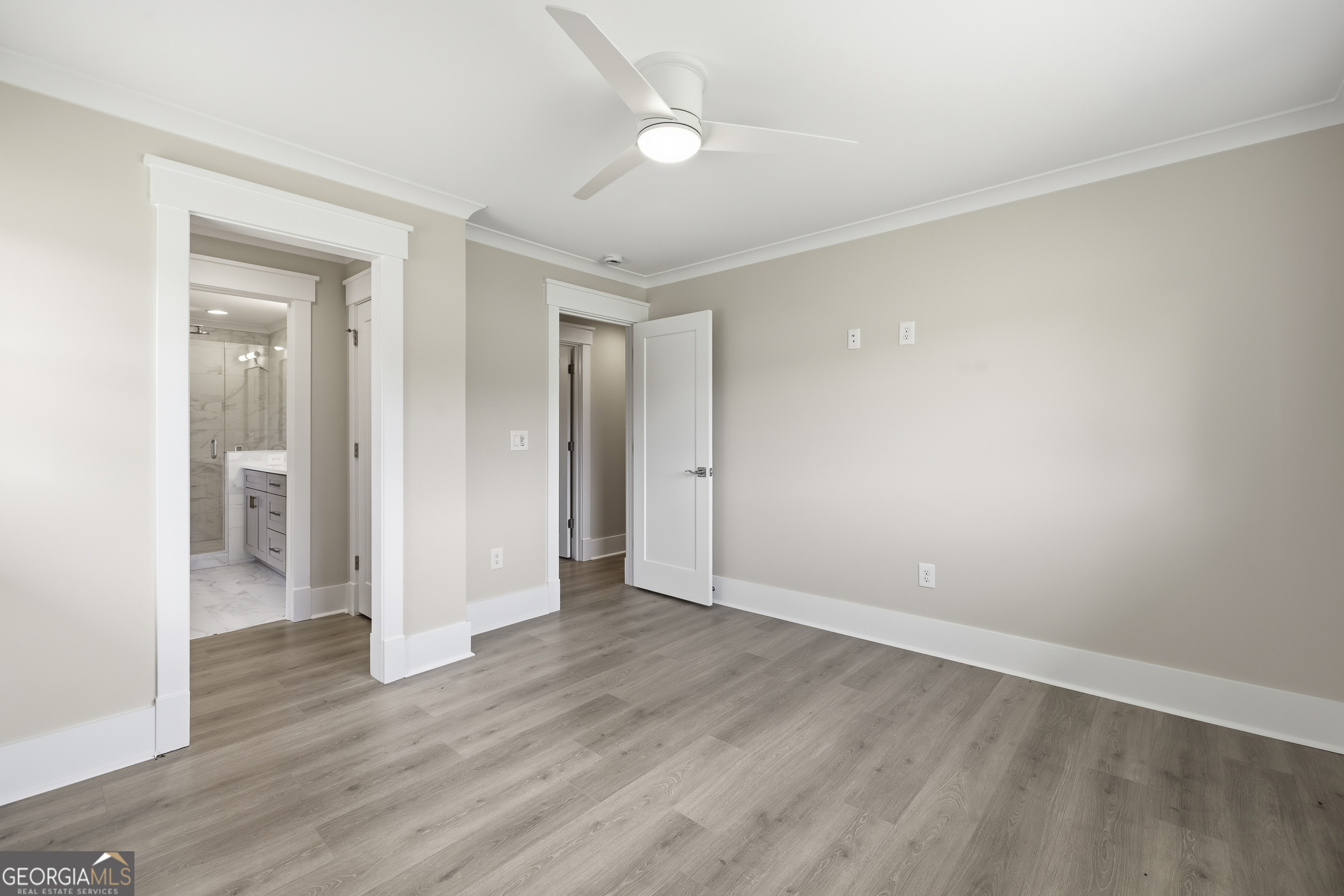 1090 Kenway Dr