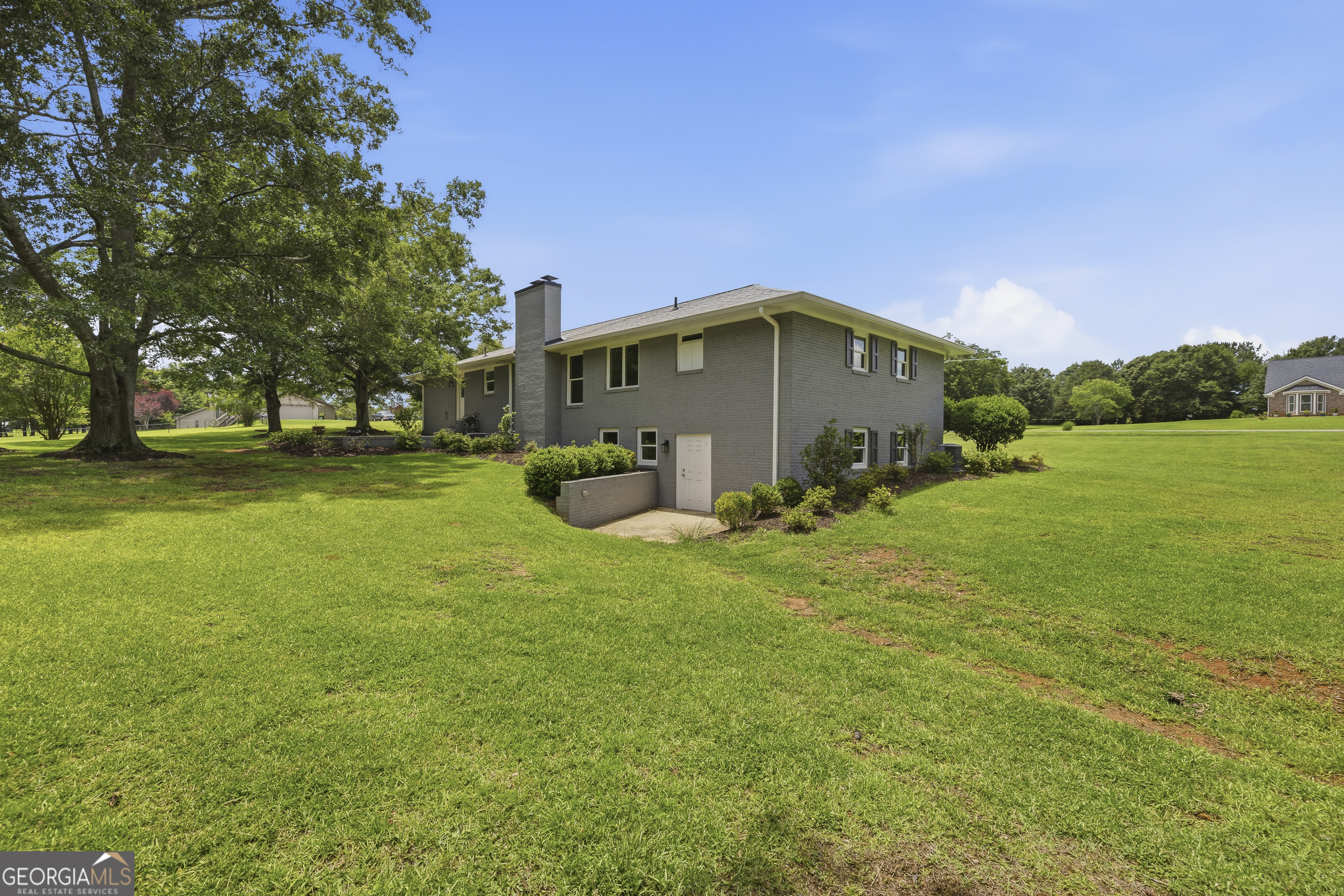 1090 Kenway Dr