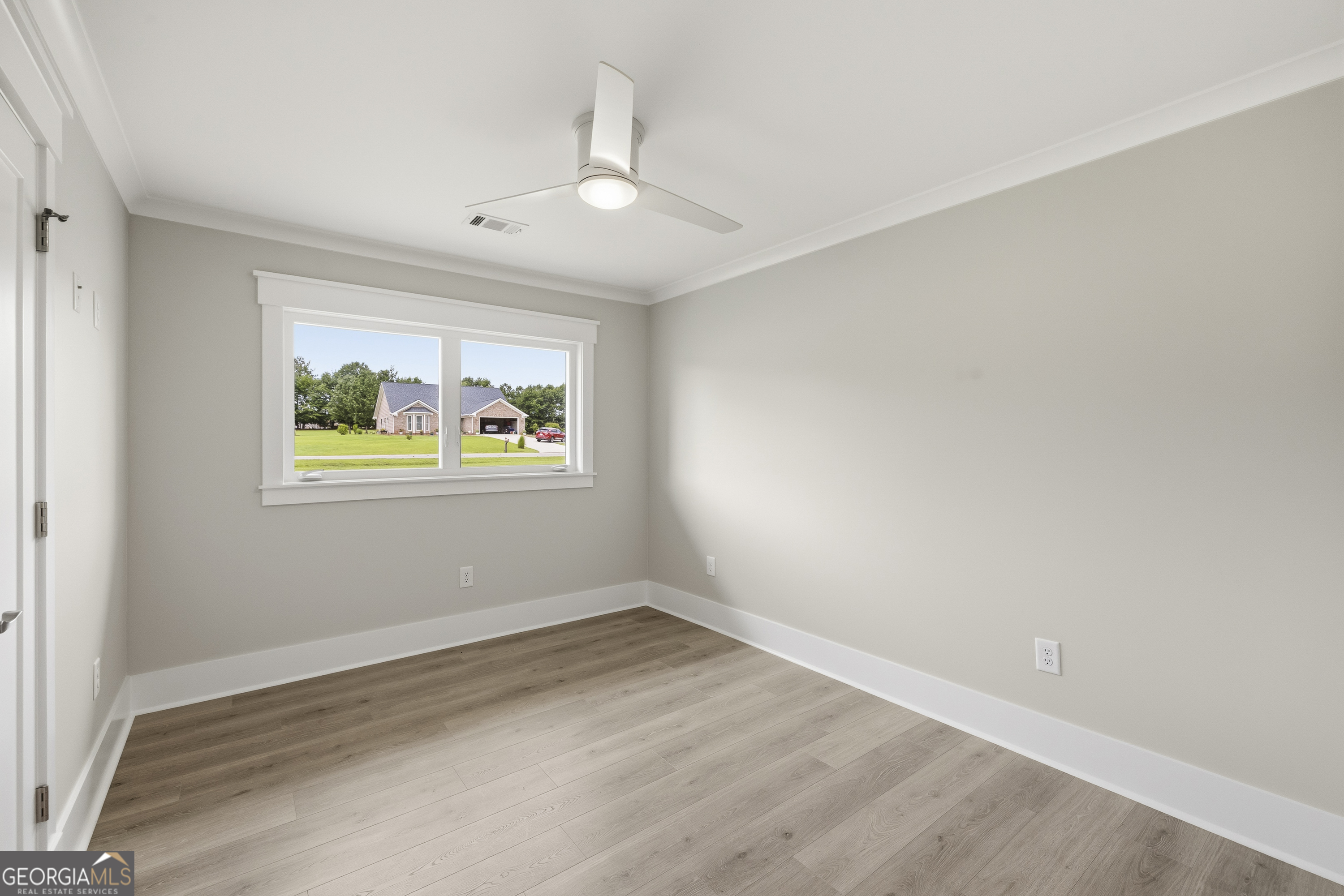 1090 Kenway Dr