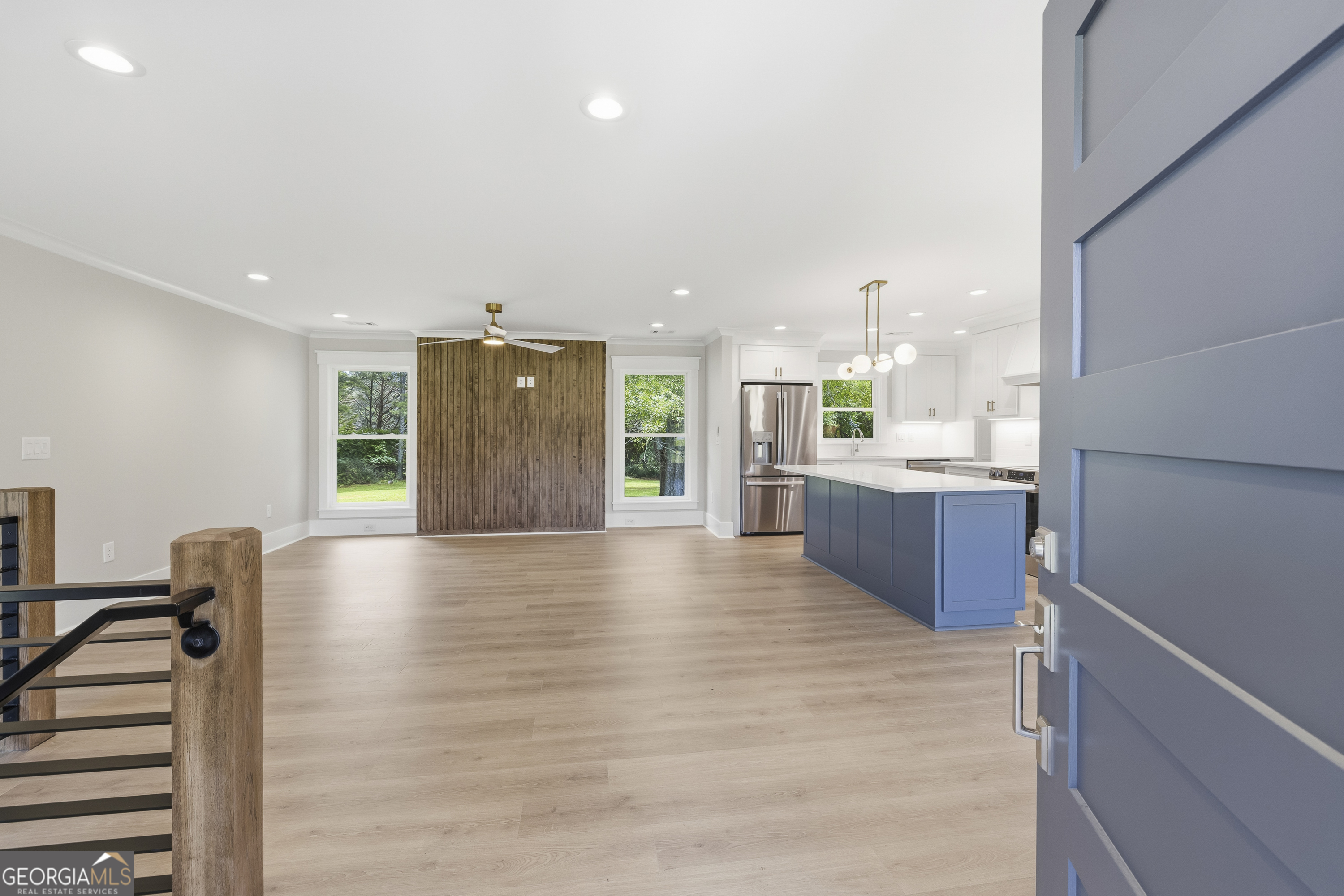 1090 Kenway Dr