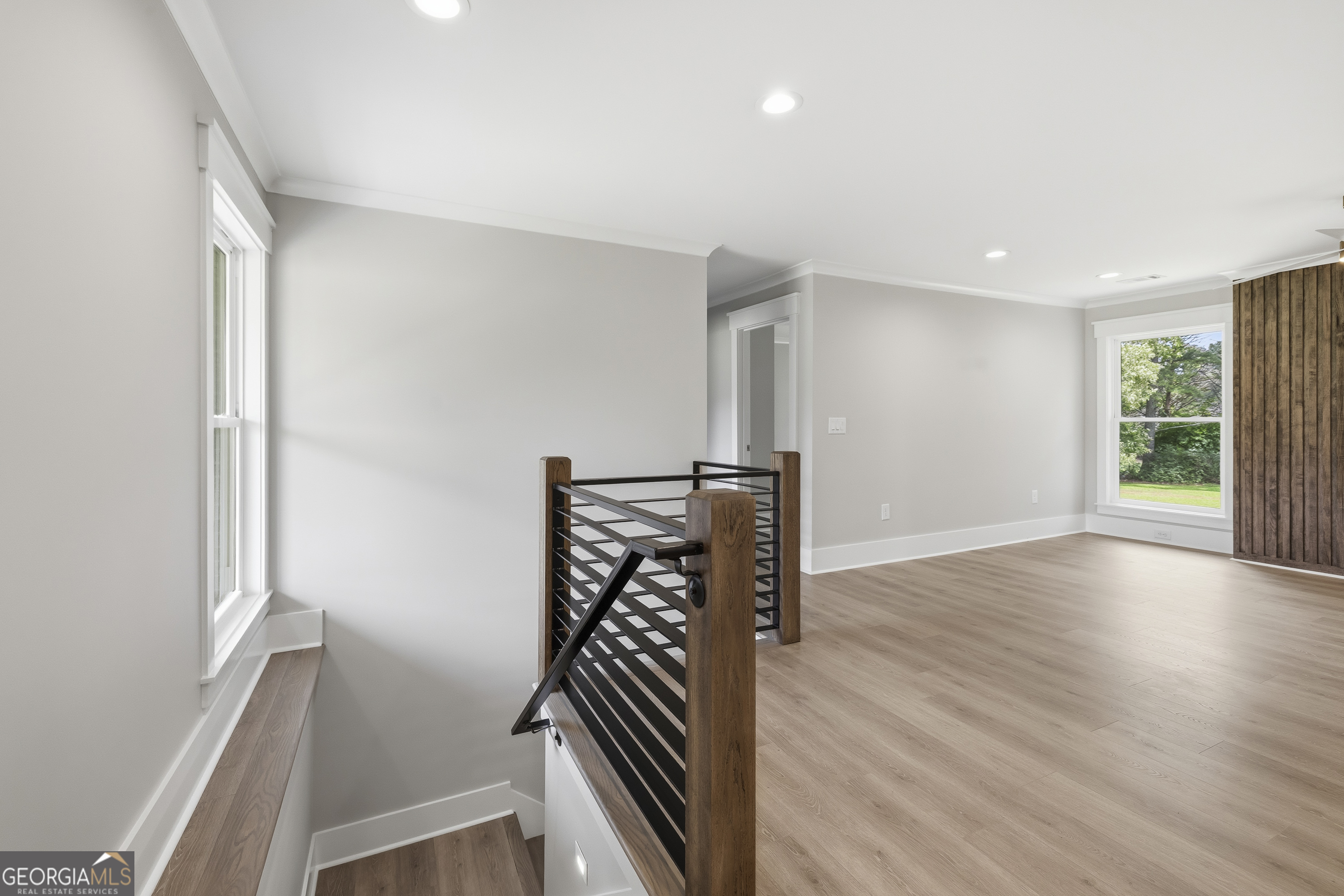 1090 Kenway Dr