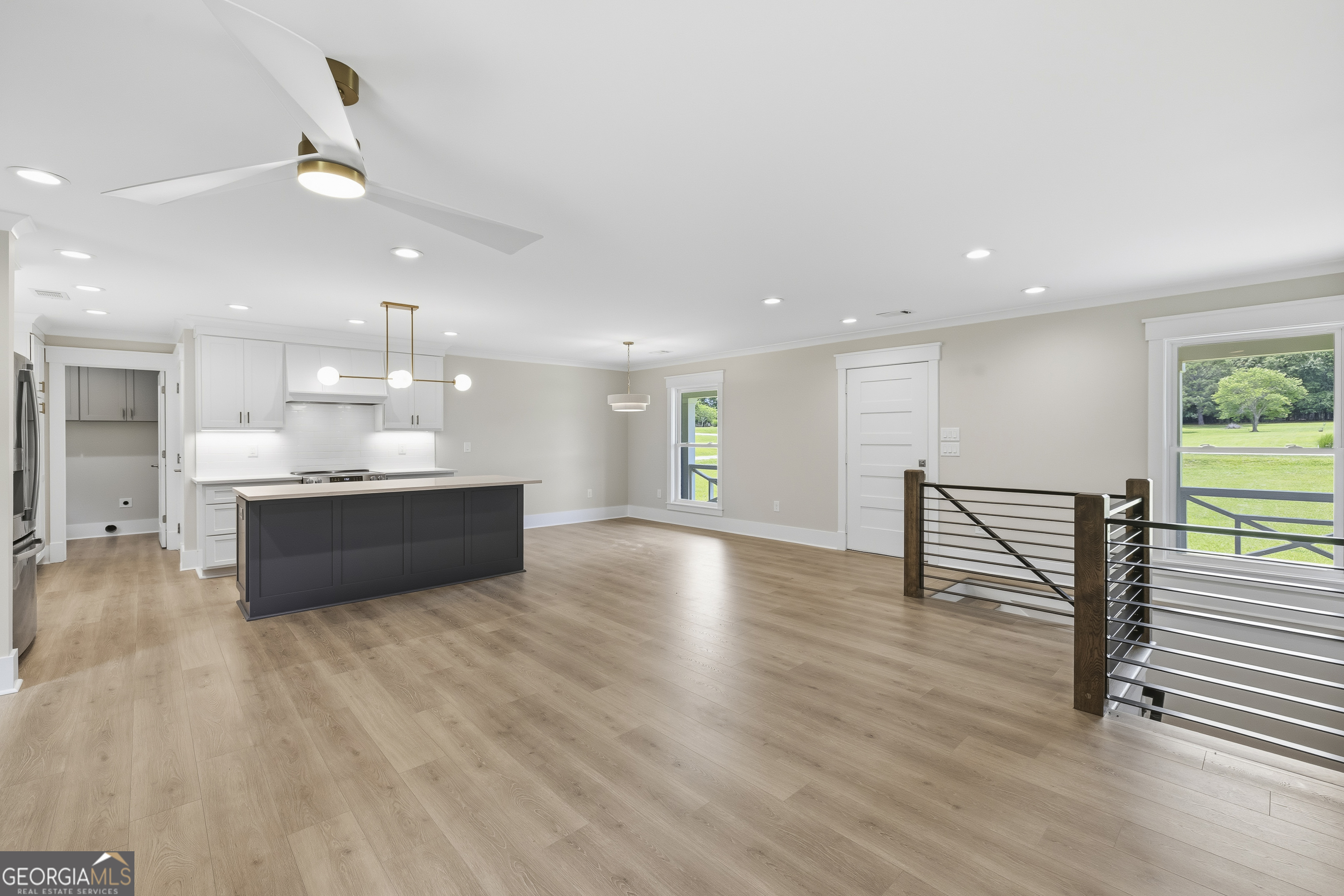 1090 Kenway Dr