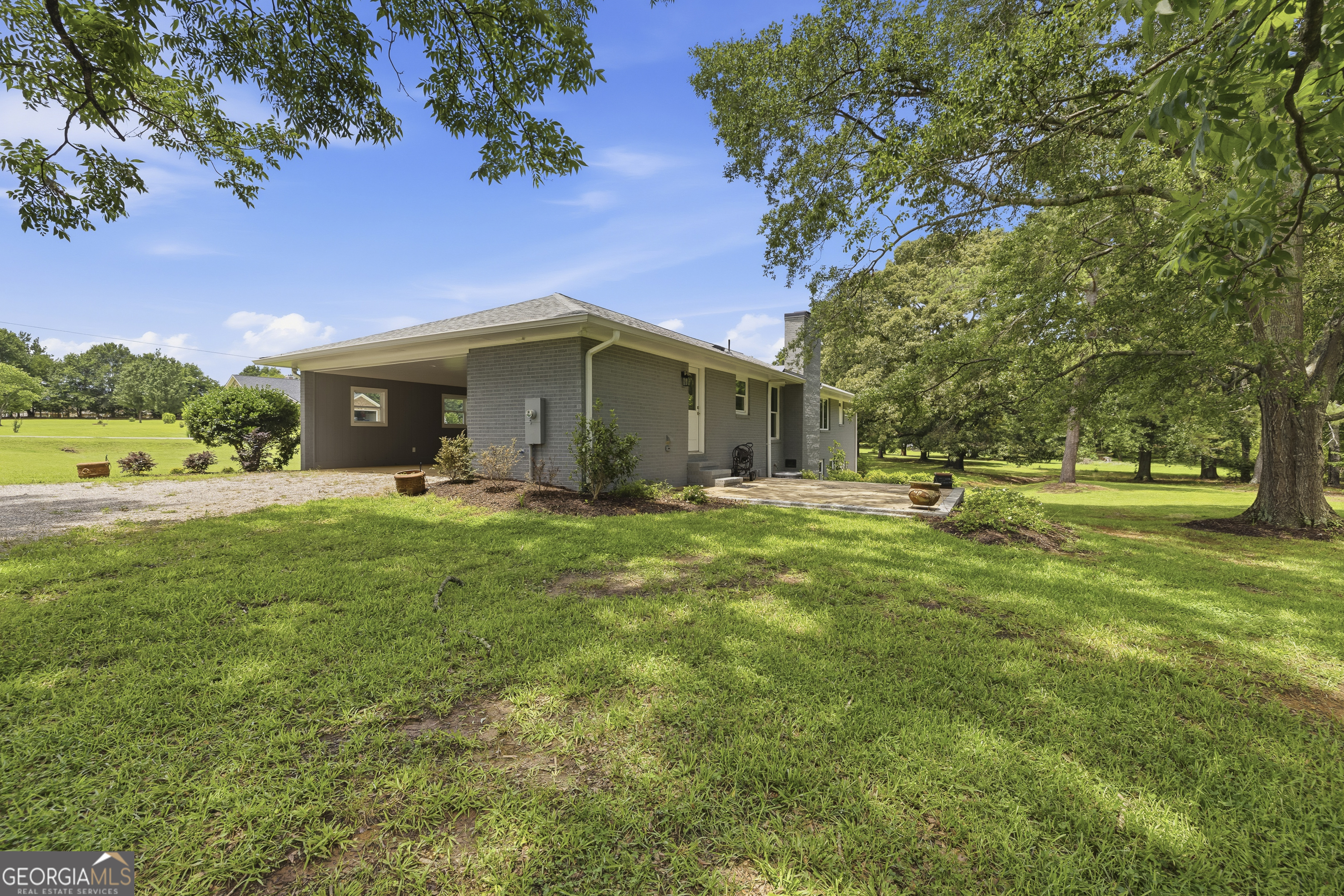 1090 Kenway Dr