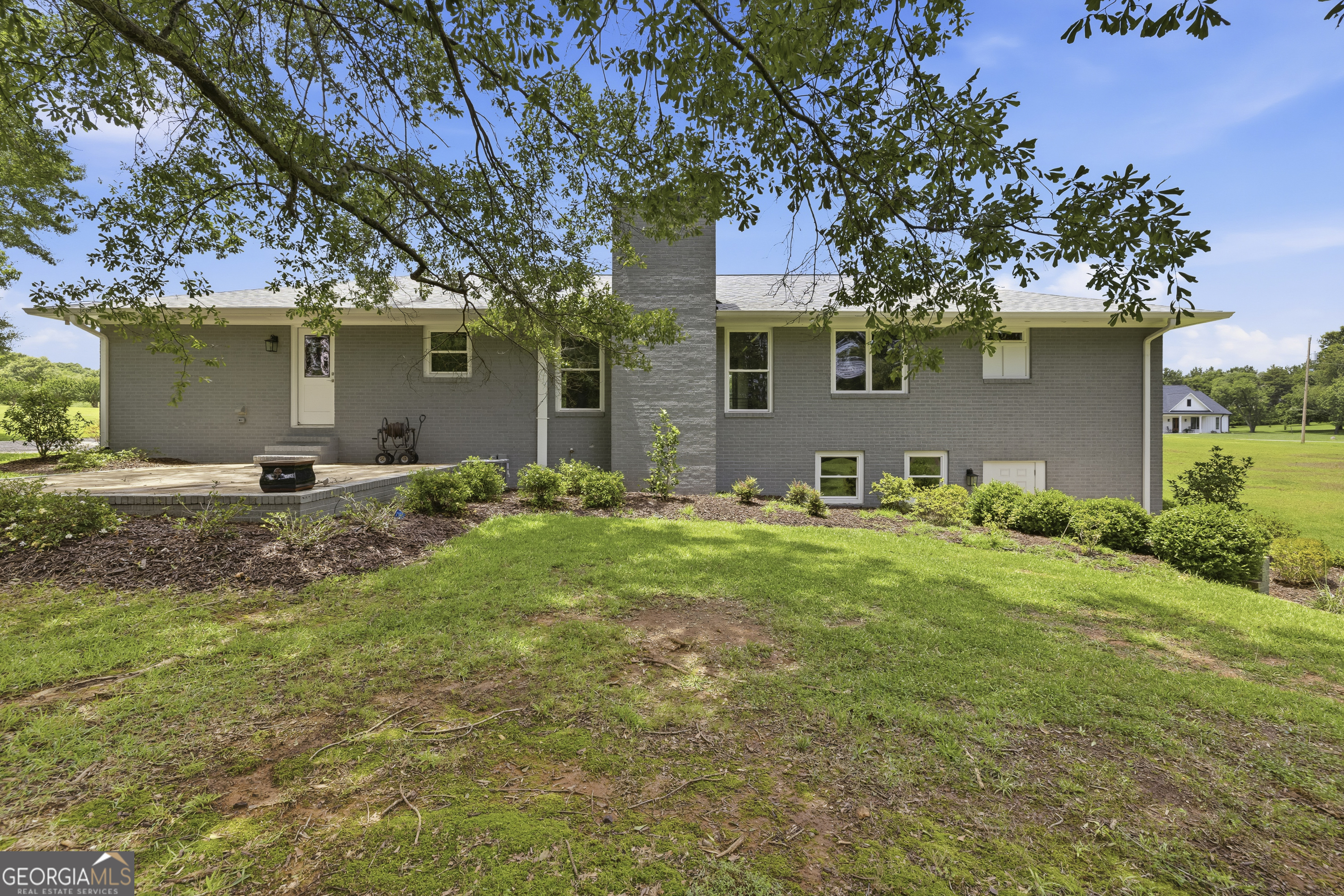 1090 Kenway Dr